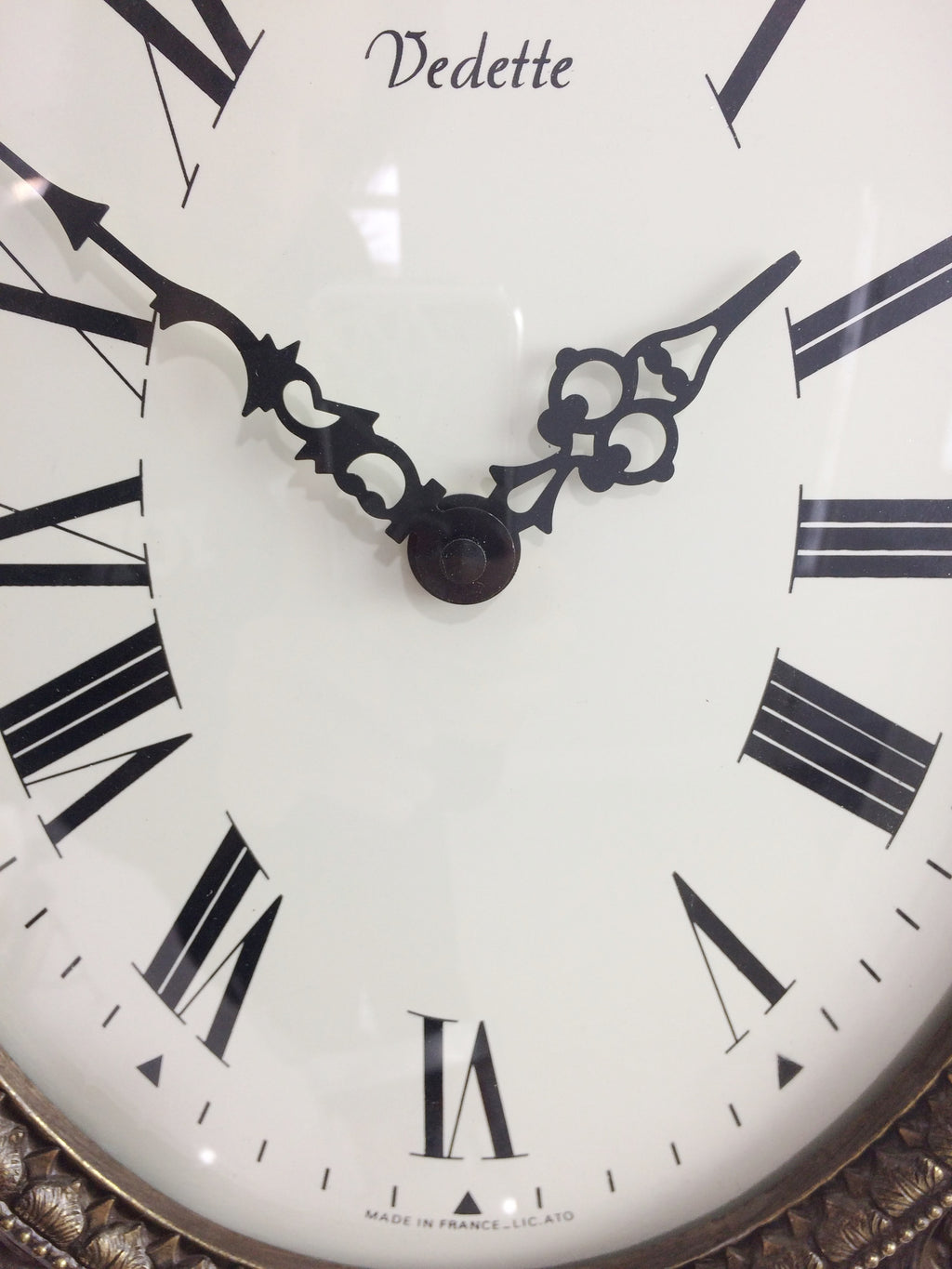 Antique Vintage Clocks & Décor | eXibit collection