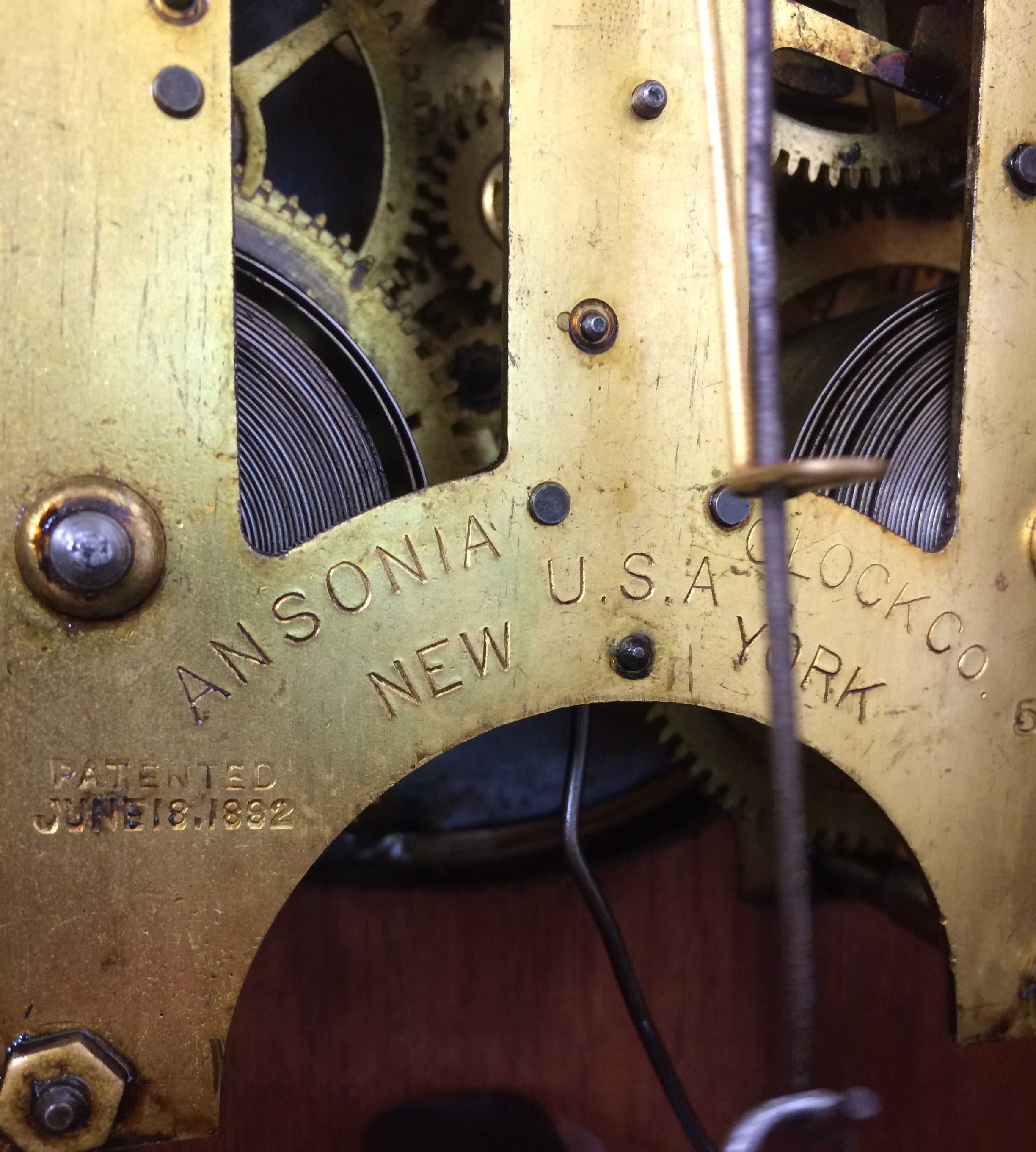 Antique Vintage Clocks & Décor | eXibit collection