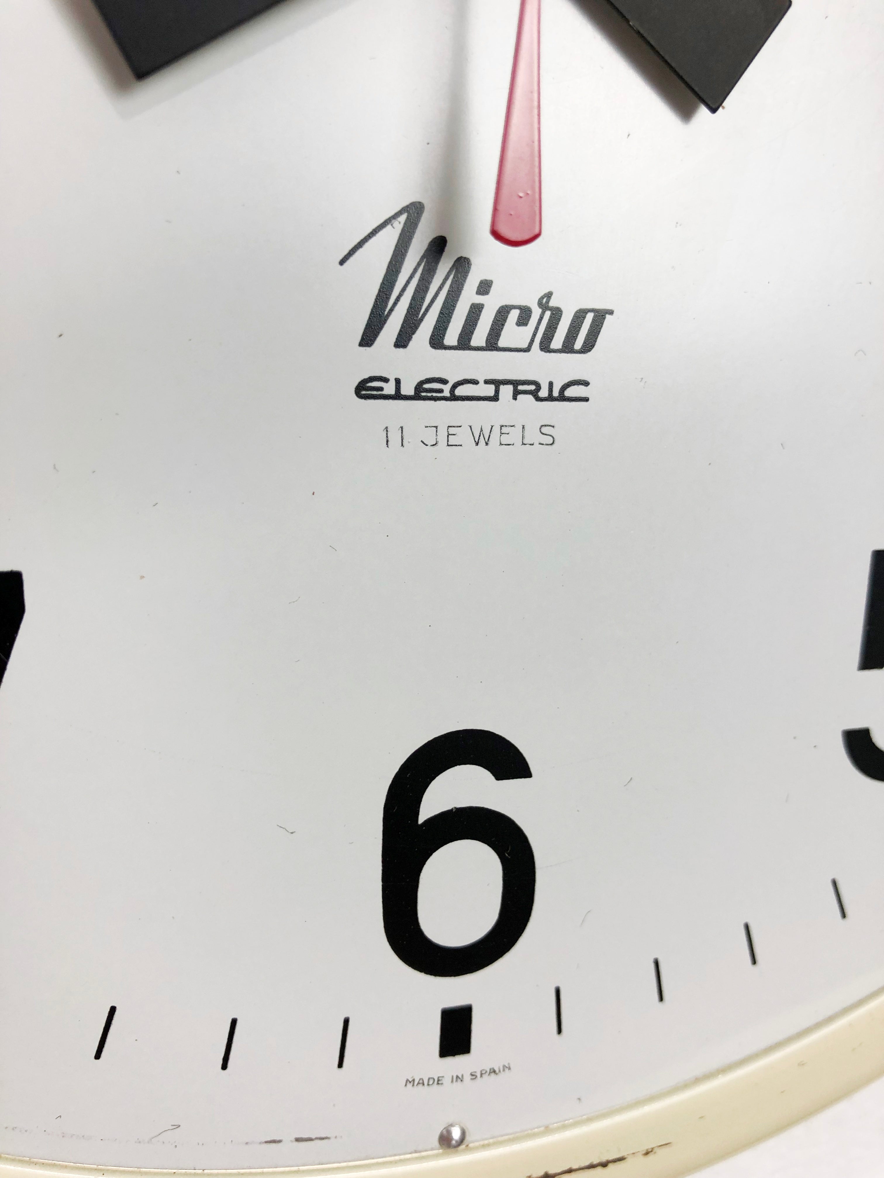 Vintage MICRO Electric Quartz Wall Clock | eXibit collection