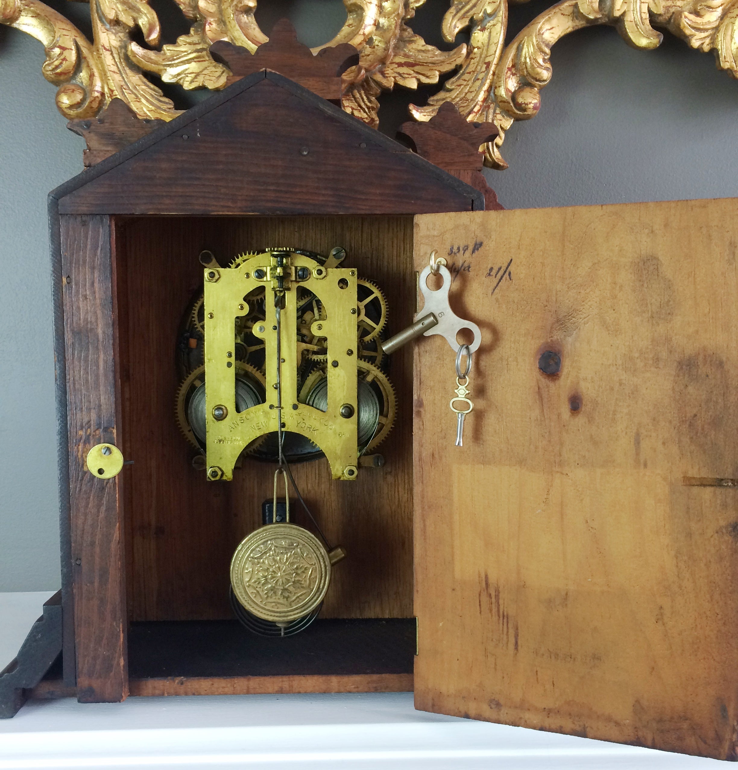Antique Vintage Clocks & Décor | eXibit collection