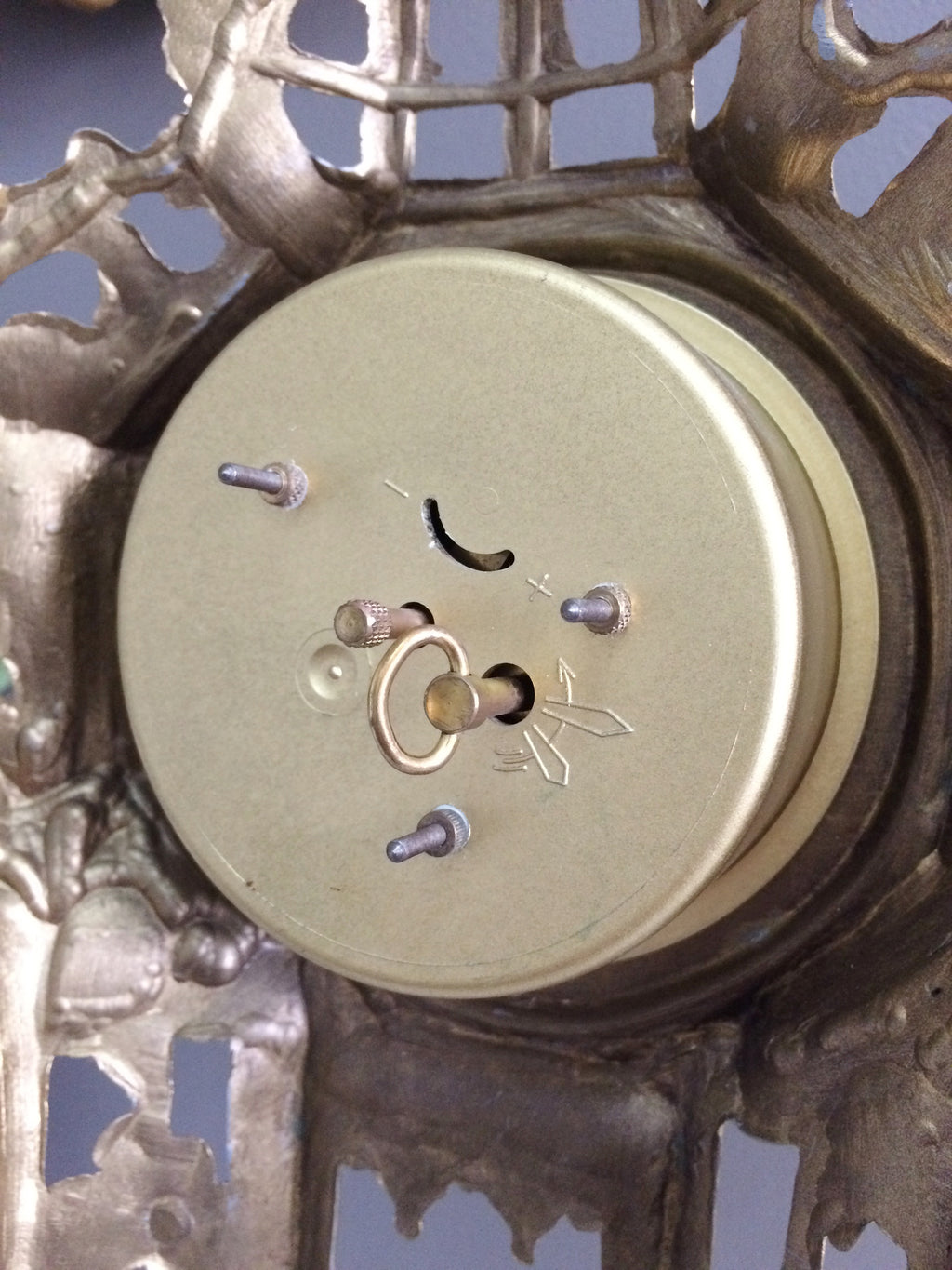 Antique Vintage Clocks & Décor | eXibit collection