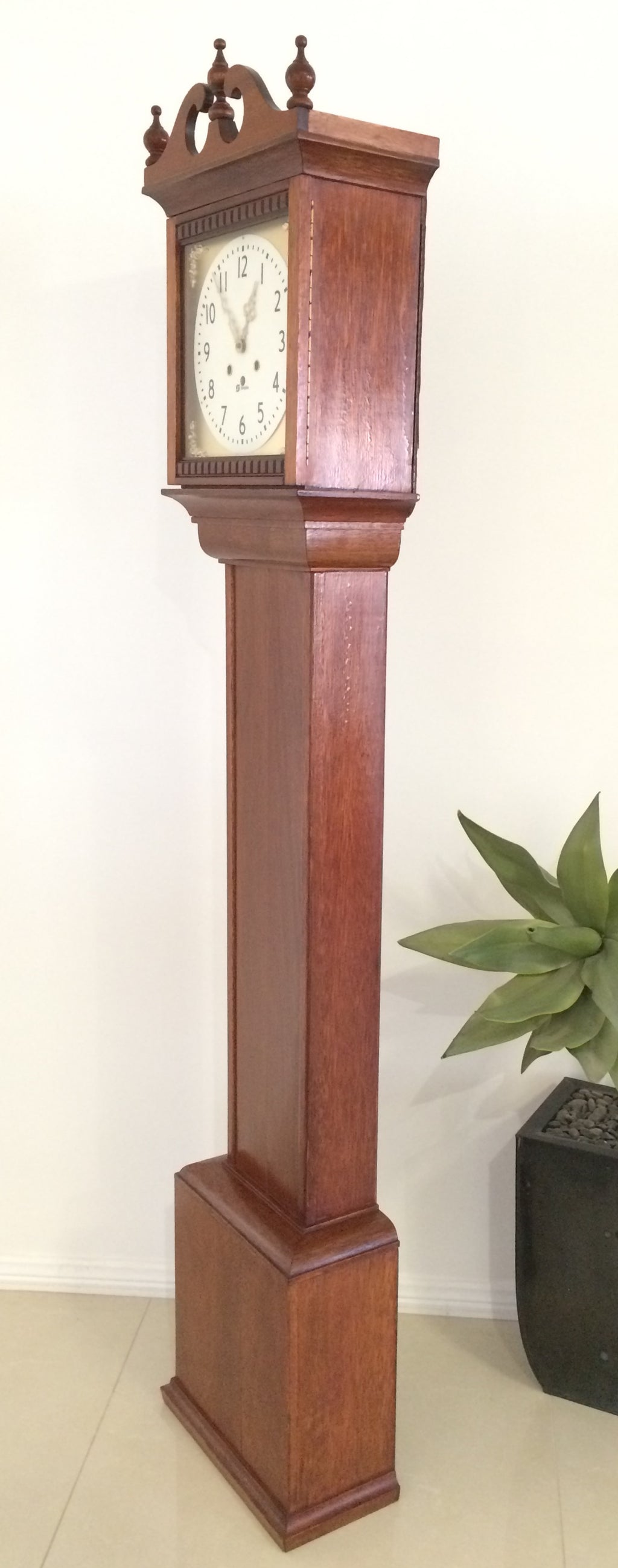 Antique Vintage Clocks & Décor | eXibit collection
