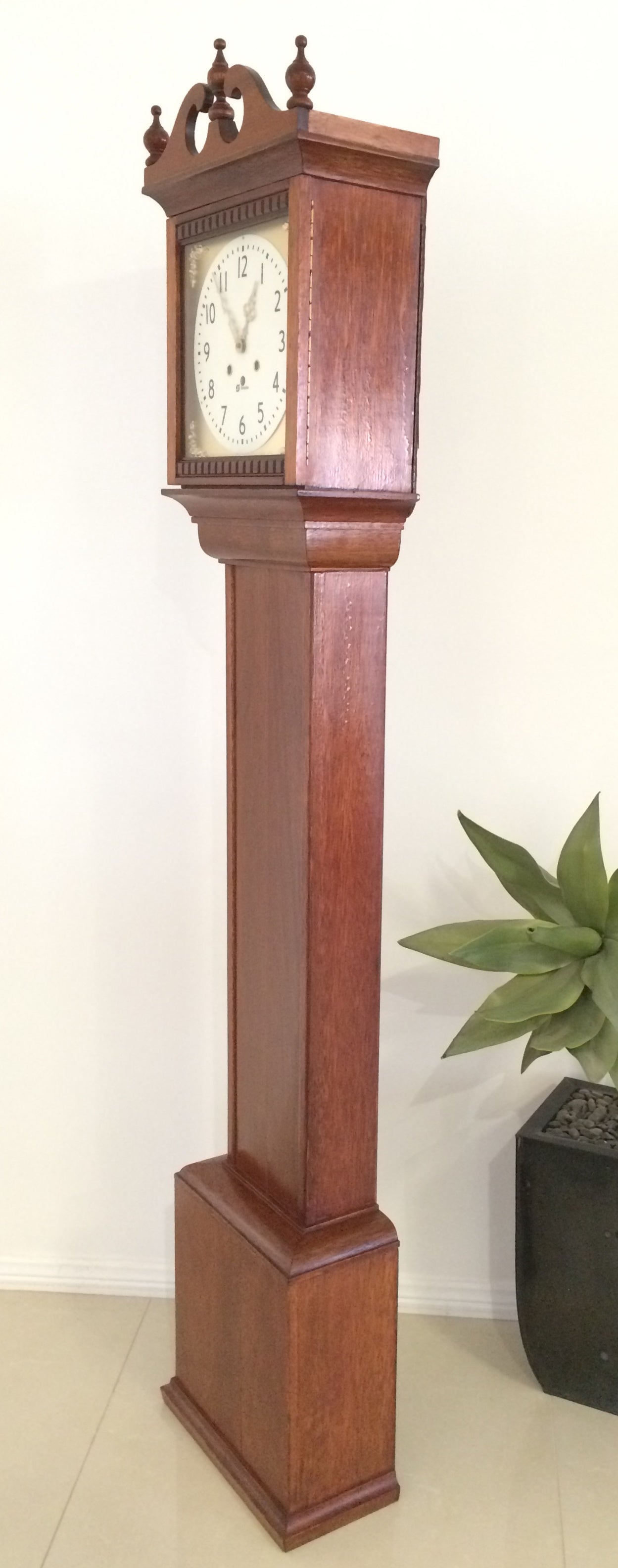 Antique Vintage Clocks & Décor | eXibit collection