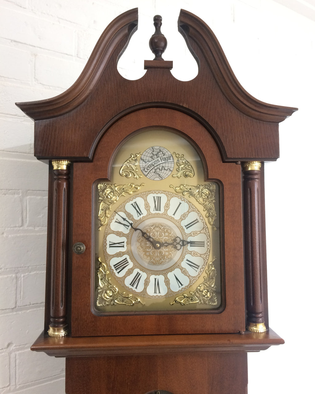 Antique Vintage Clocks & Décor | eXibit collection