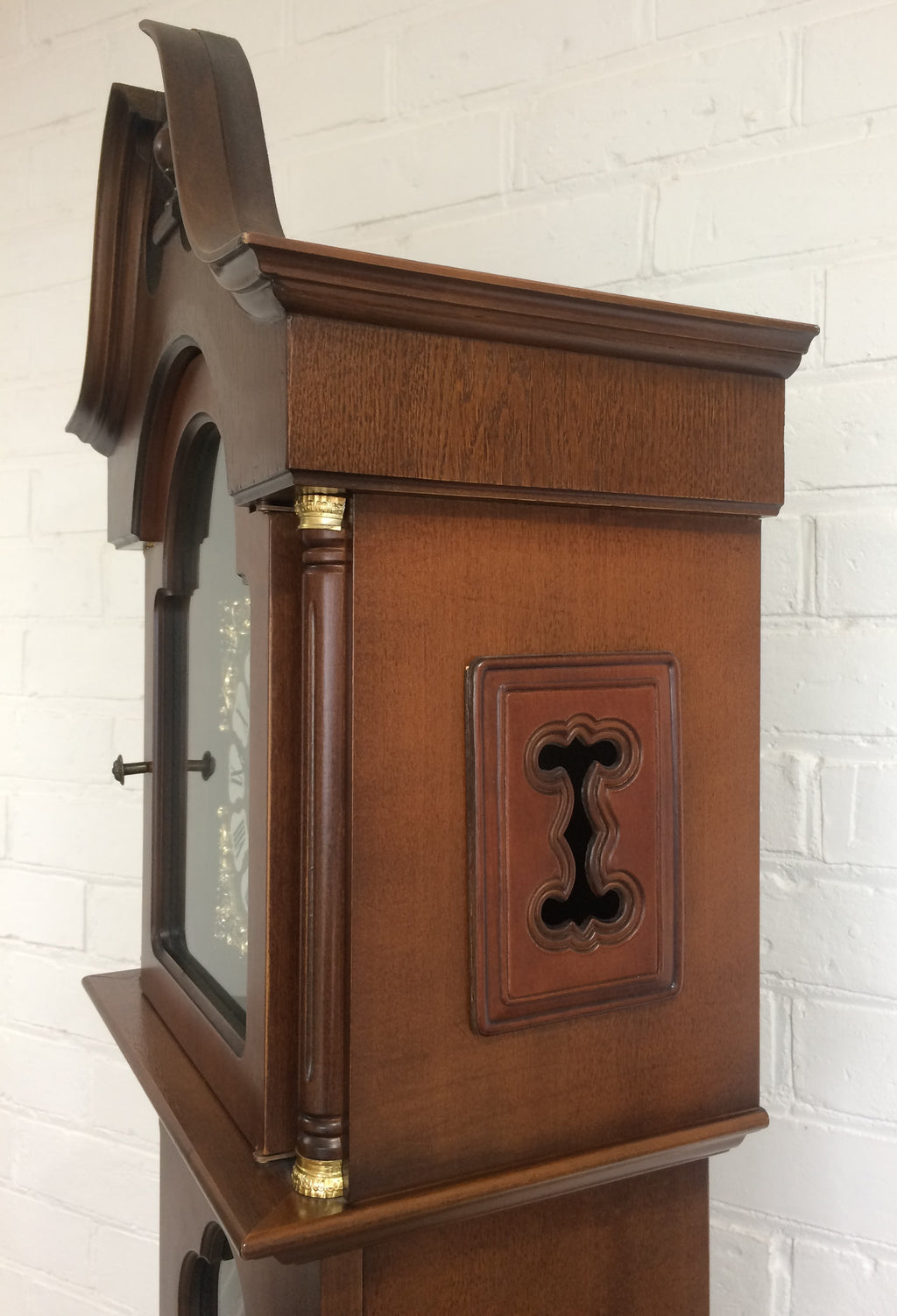 Antique Vintage Clocks & Décor | eXibit collection