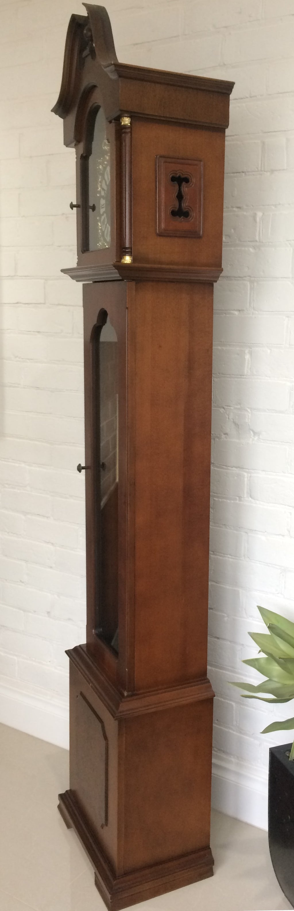Antique Vintage Clocks & Décor | eXibit collection