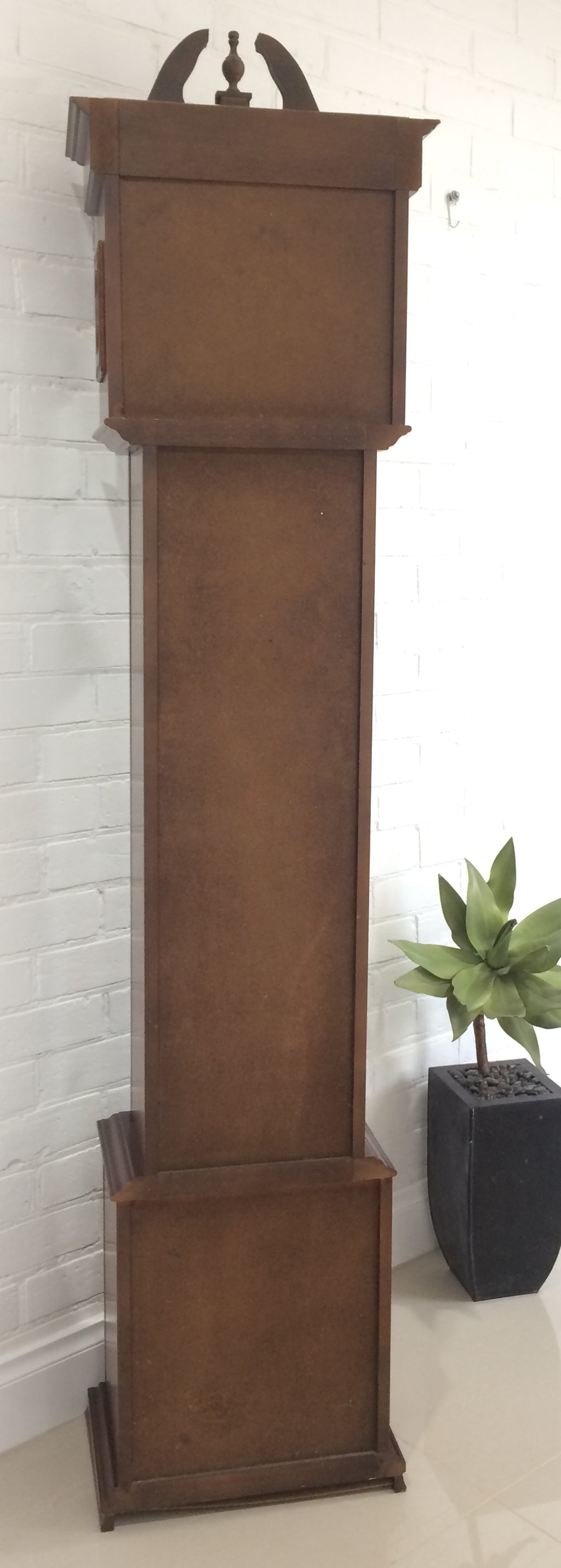 Antique Vintage Clocks & Décor | eXibit collection