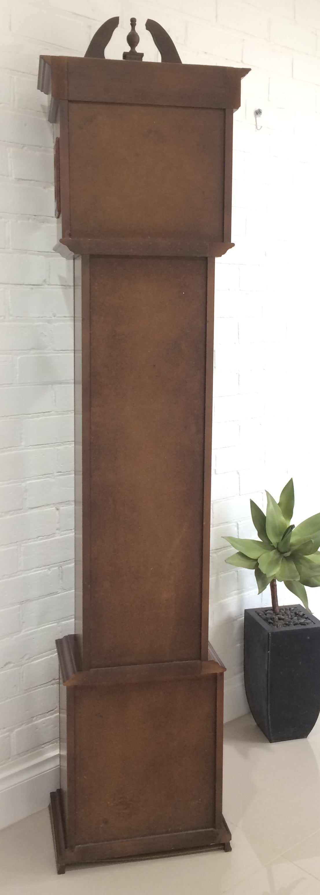 Antique Vintage Clocks & Décor | eXibit collection