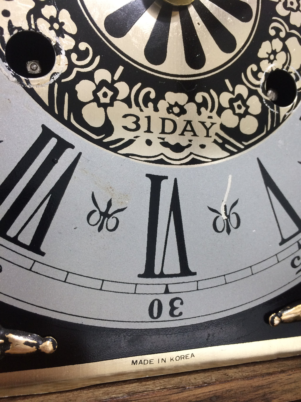 Antique Vintage Clocks & Décor | eXibit collection