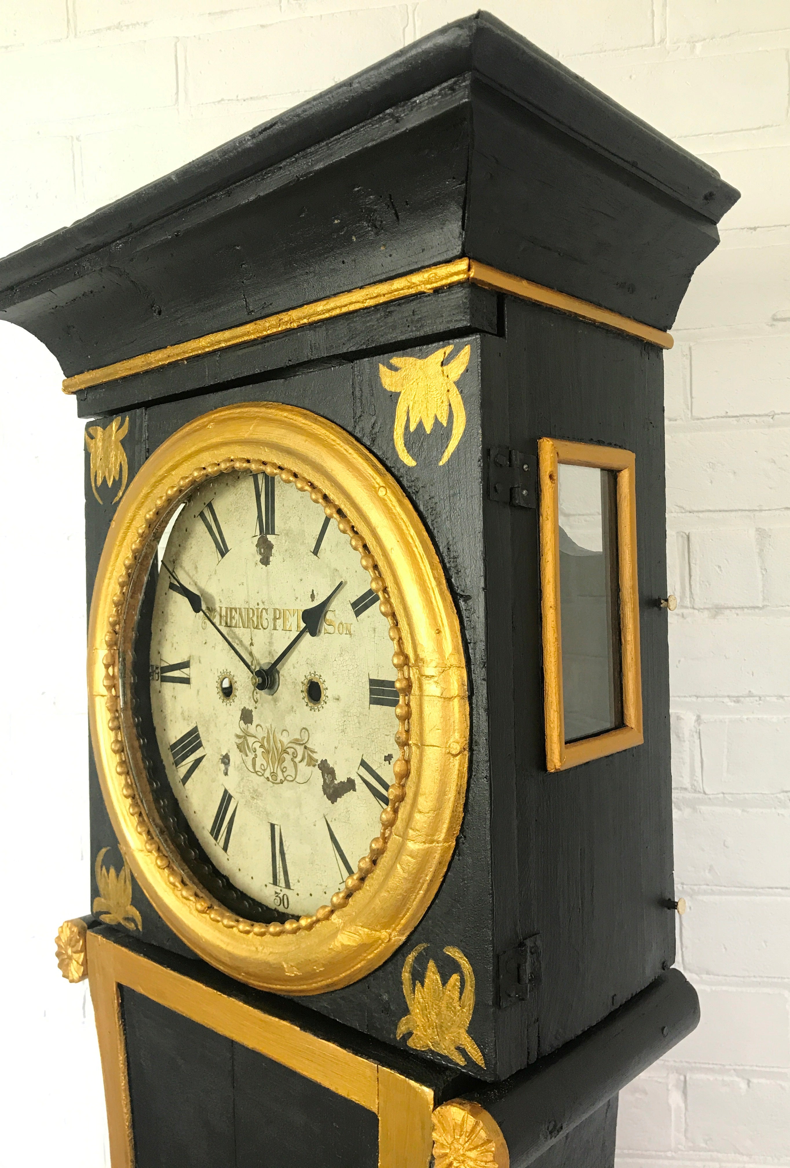 Antique Quartz Battery Grandfather Clock with Cabinet | eXibit collection