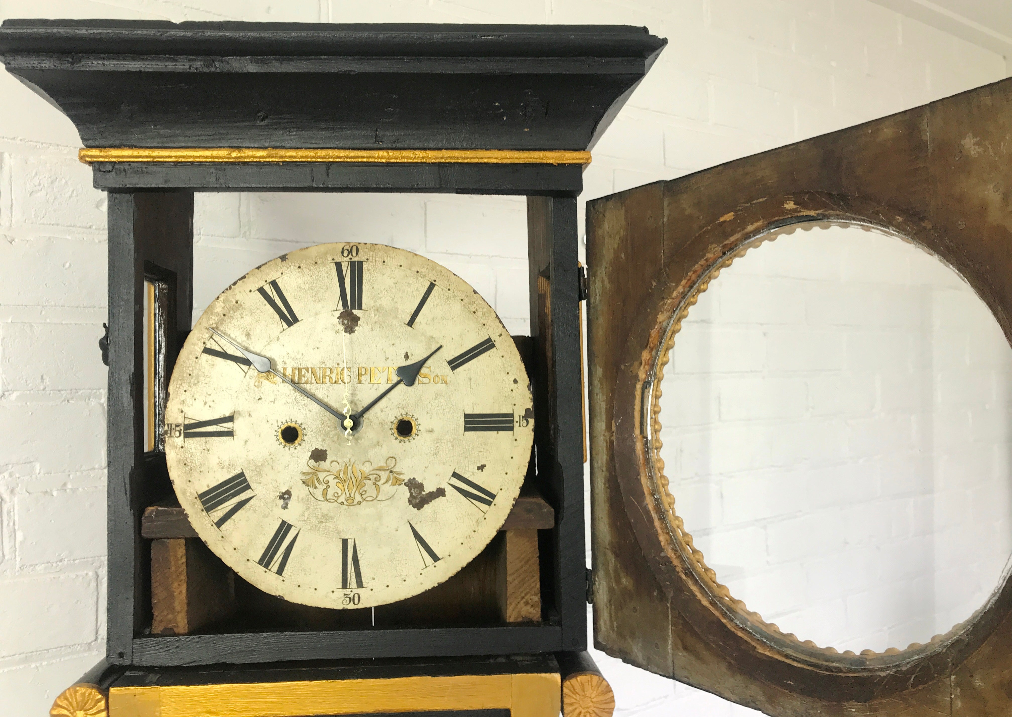 Antique Quartz Battery Grandfather Clock with Cabinet | eXibit collection