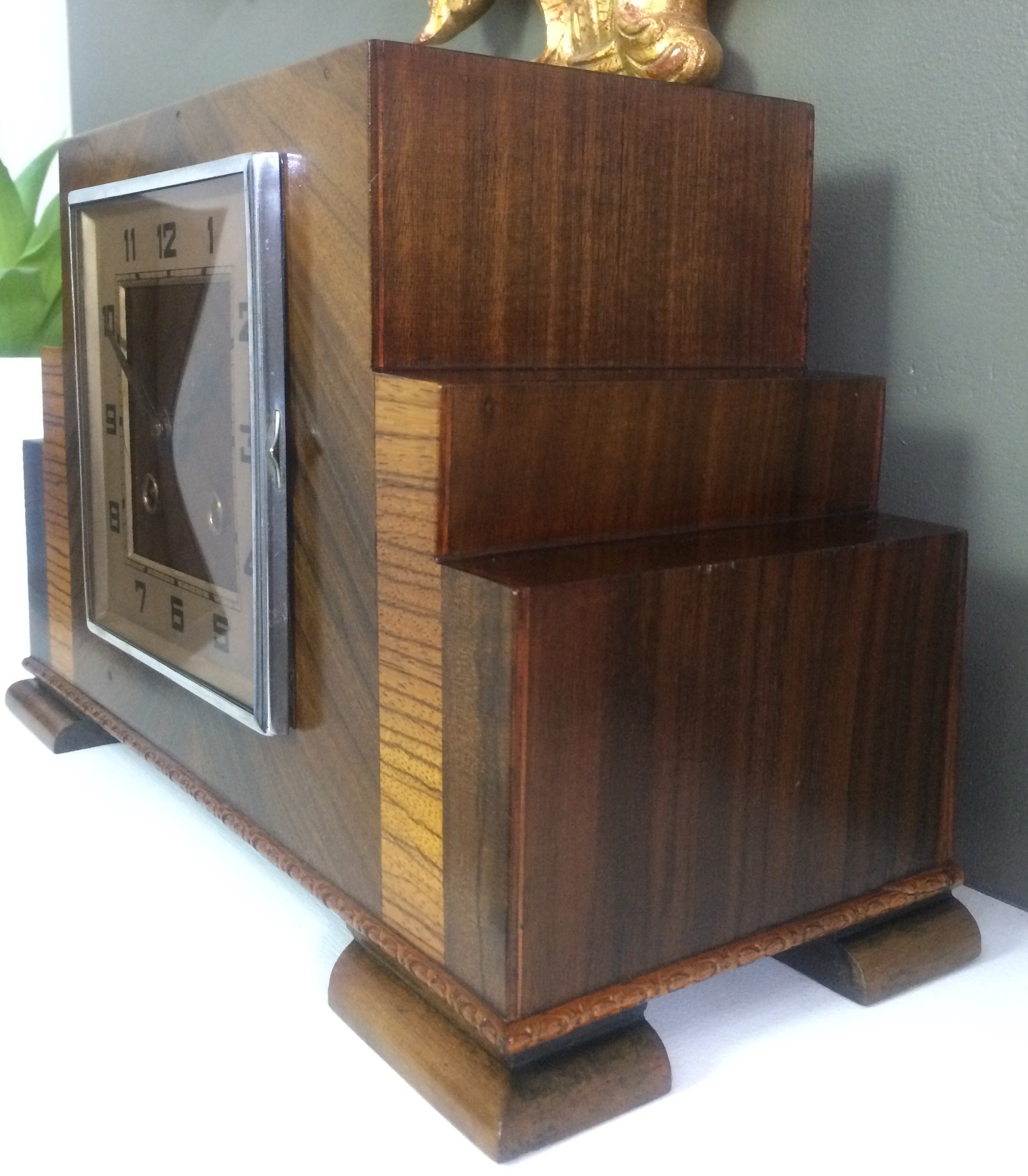 Antique Vintage Clocks & Décor | eXibit collection