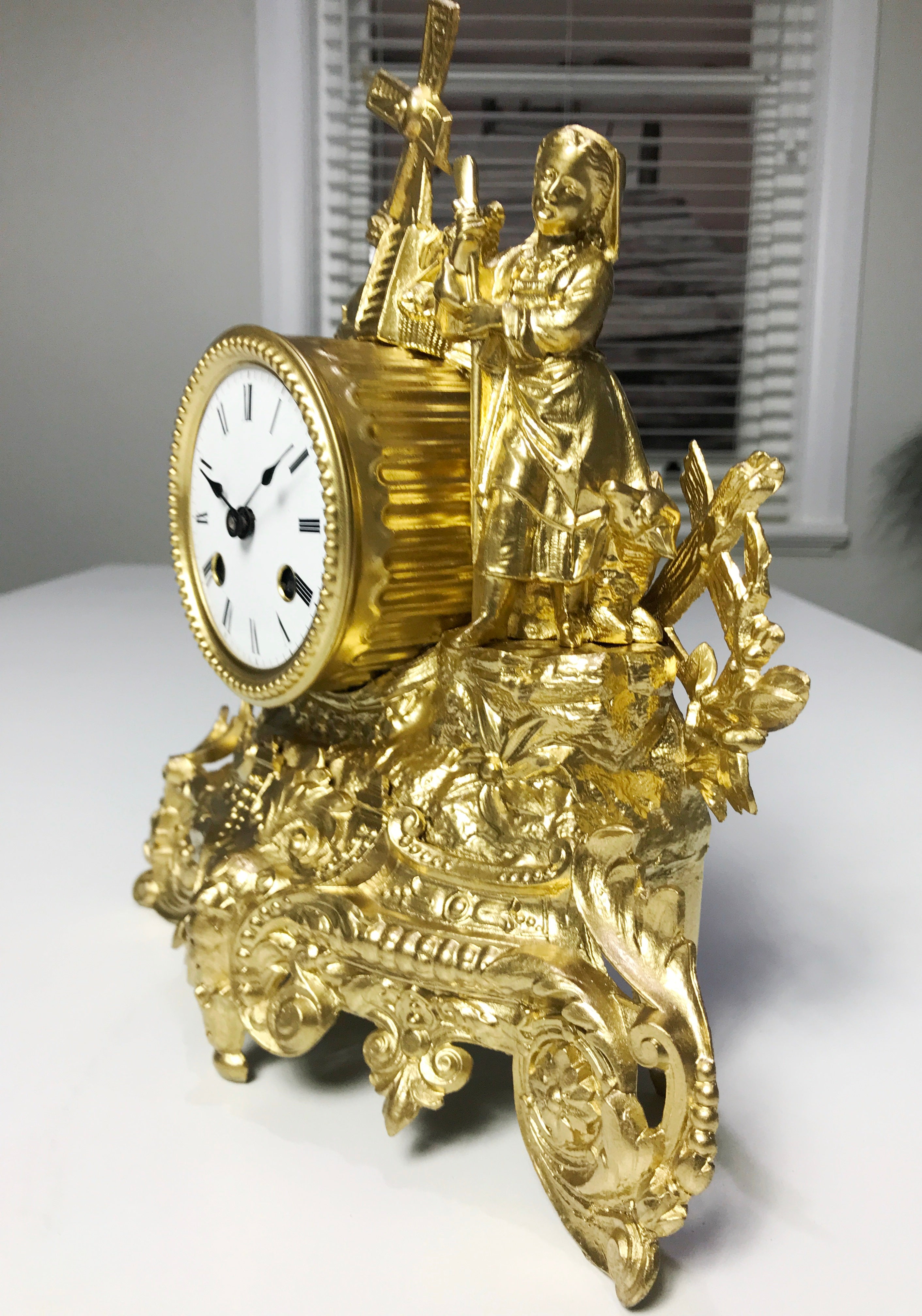 Antique Figural Spelter Quartz Battery Mantel Clock | eXibit collection