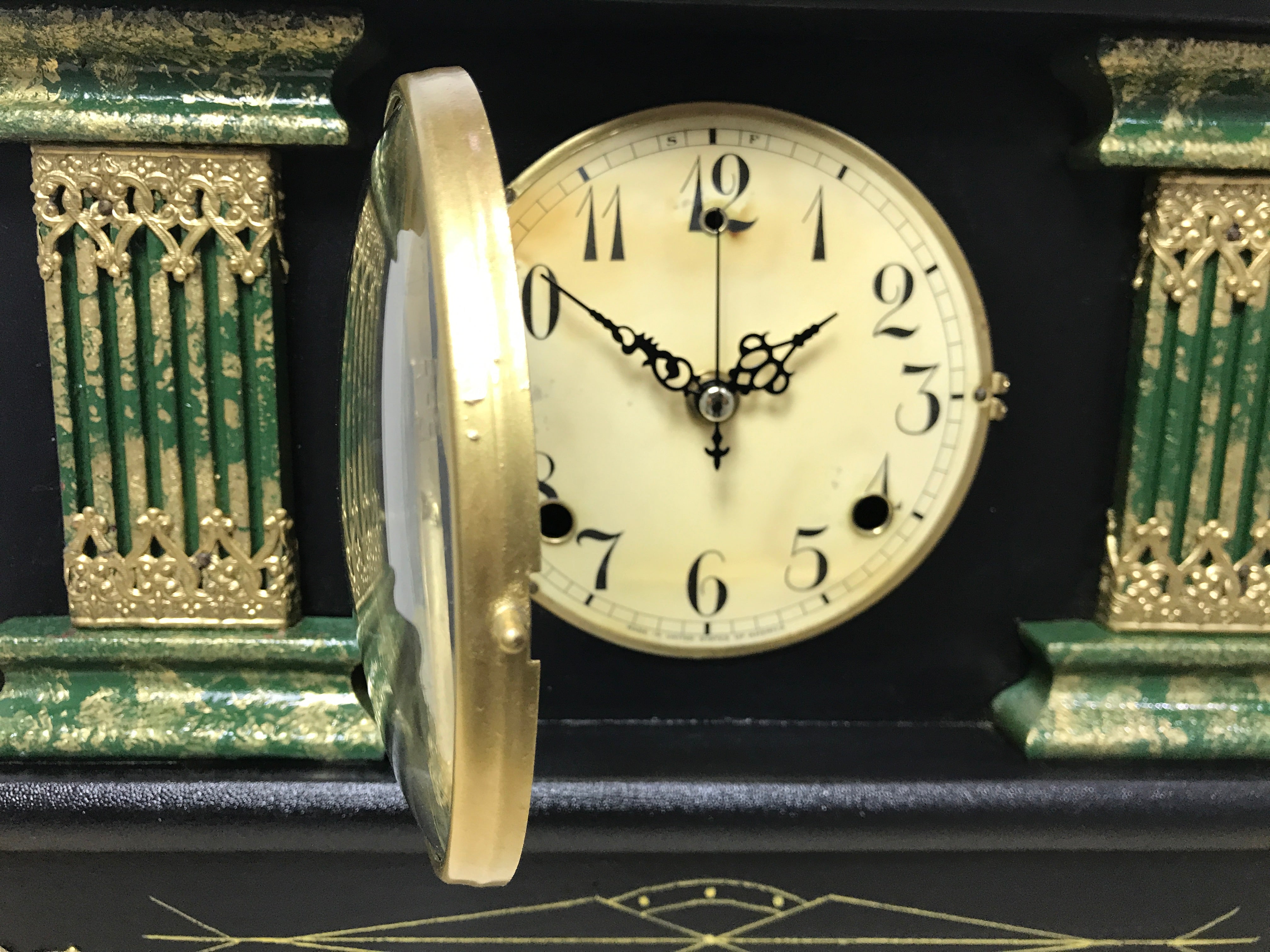 Antique U.S.A. Mantel Clock | eXibit collection