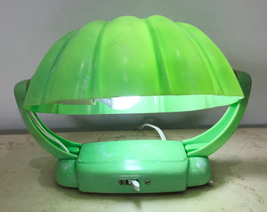 Vintage Clamshell Bakelite Table Lamp | eXibit collection
