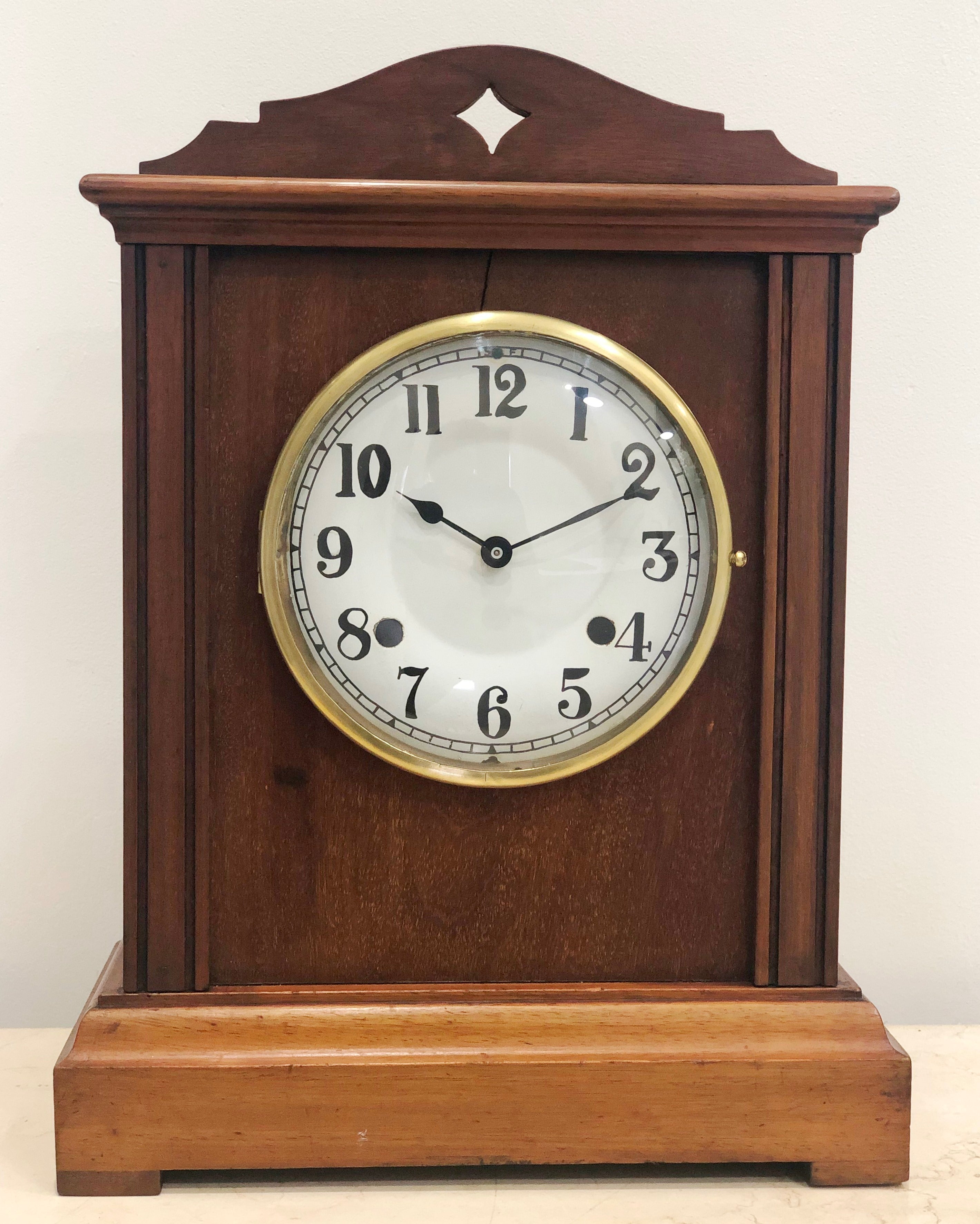 Antique New Haven Quartz Battery Mantel Clock  | eXibit collection