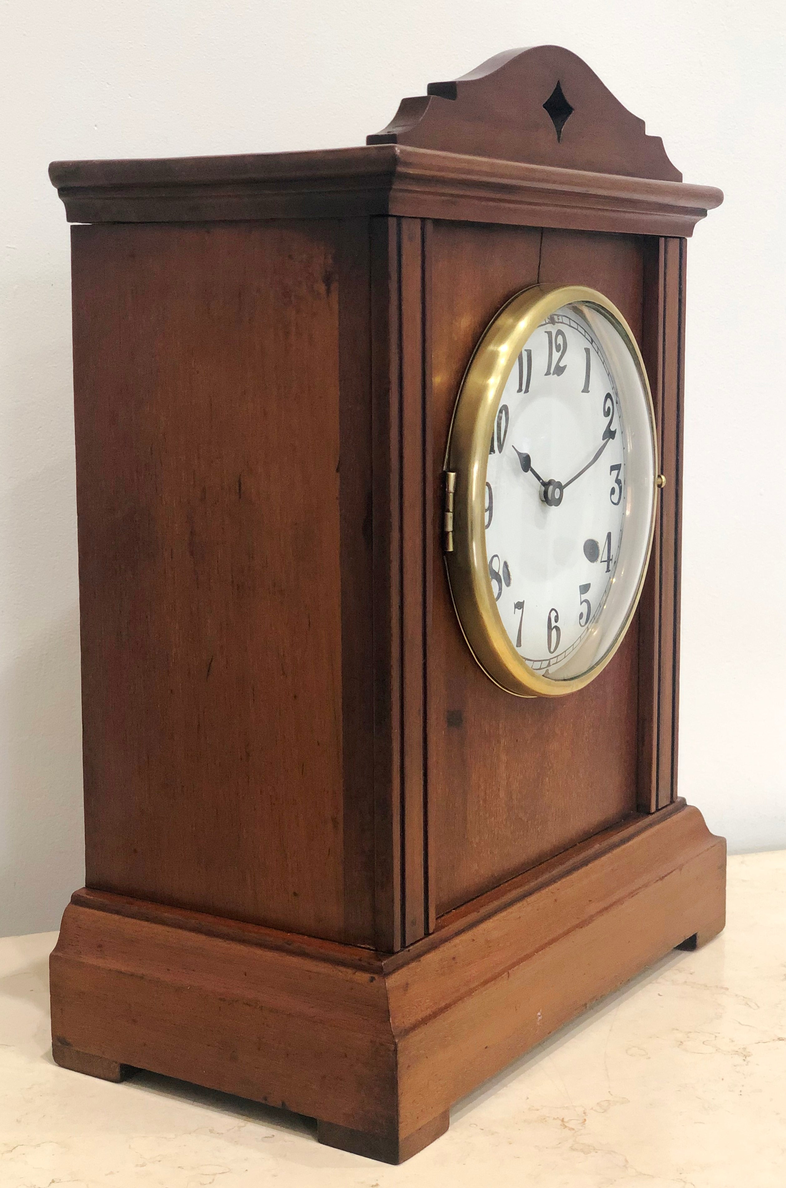 Antique New Haven Quartz Battery Mantel Clock  | eXibit collection