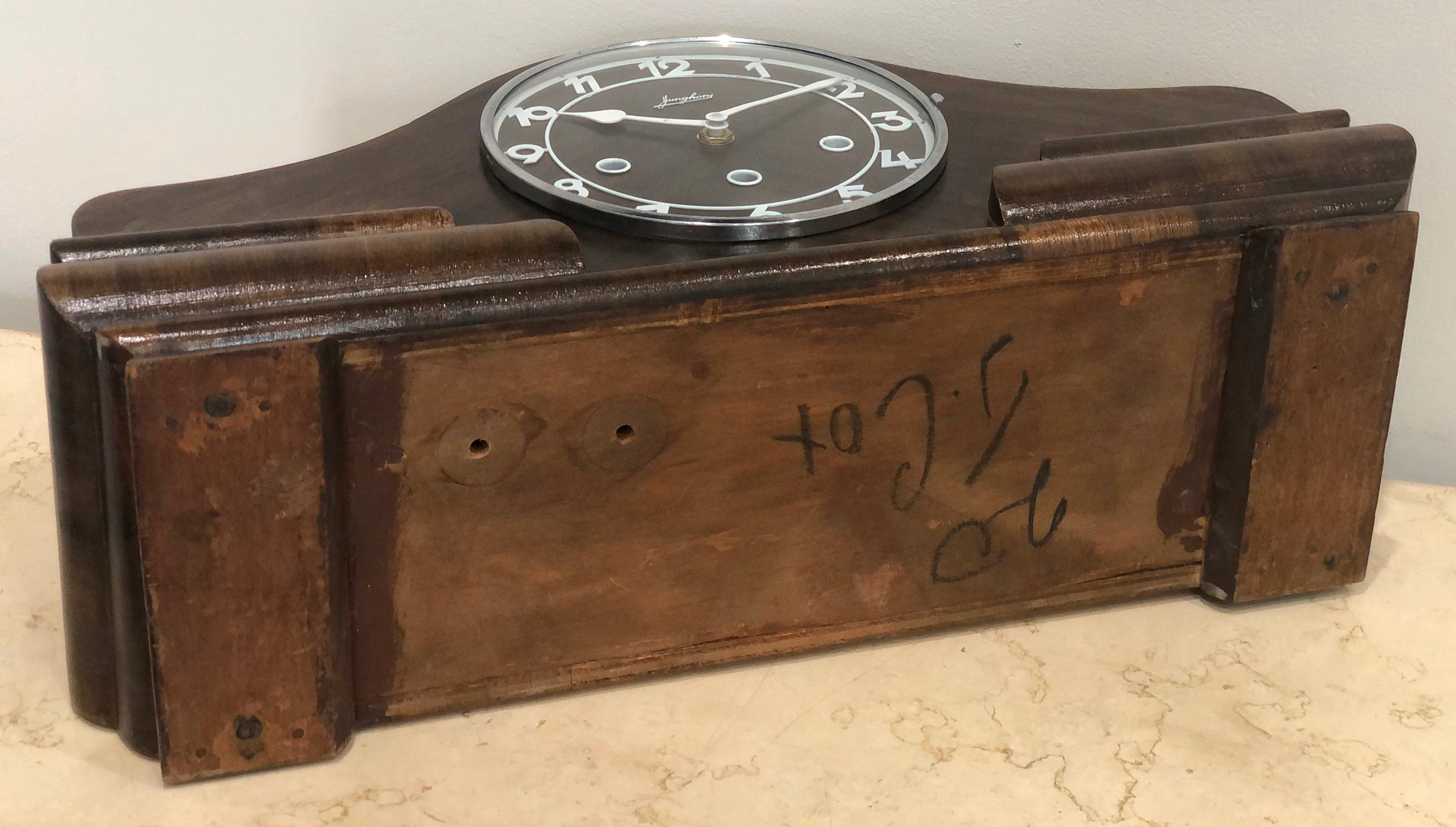 Original Vintage Battery Mantel Clock | eXibit collection