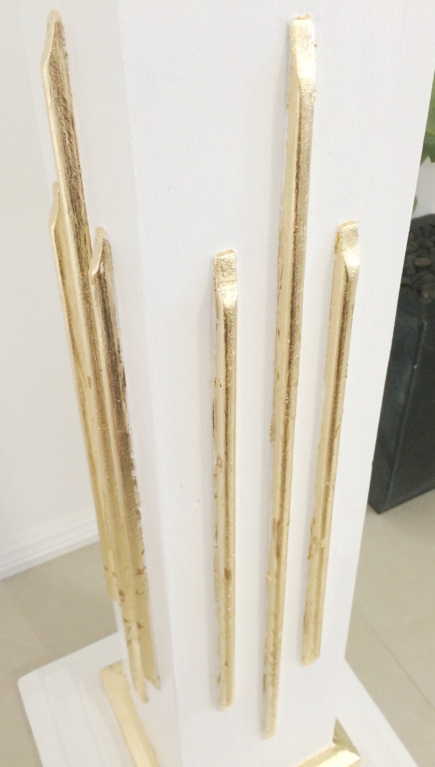 Vintage White & Gold Pedestal Stand  | eXibit collection