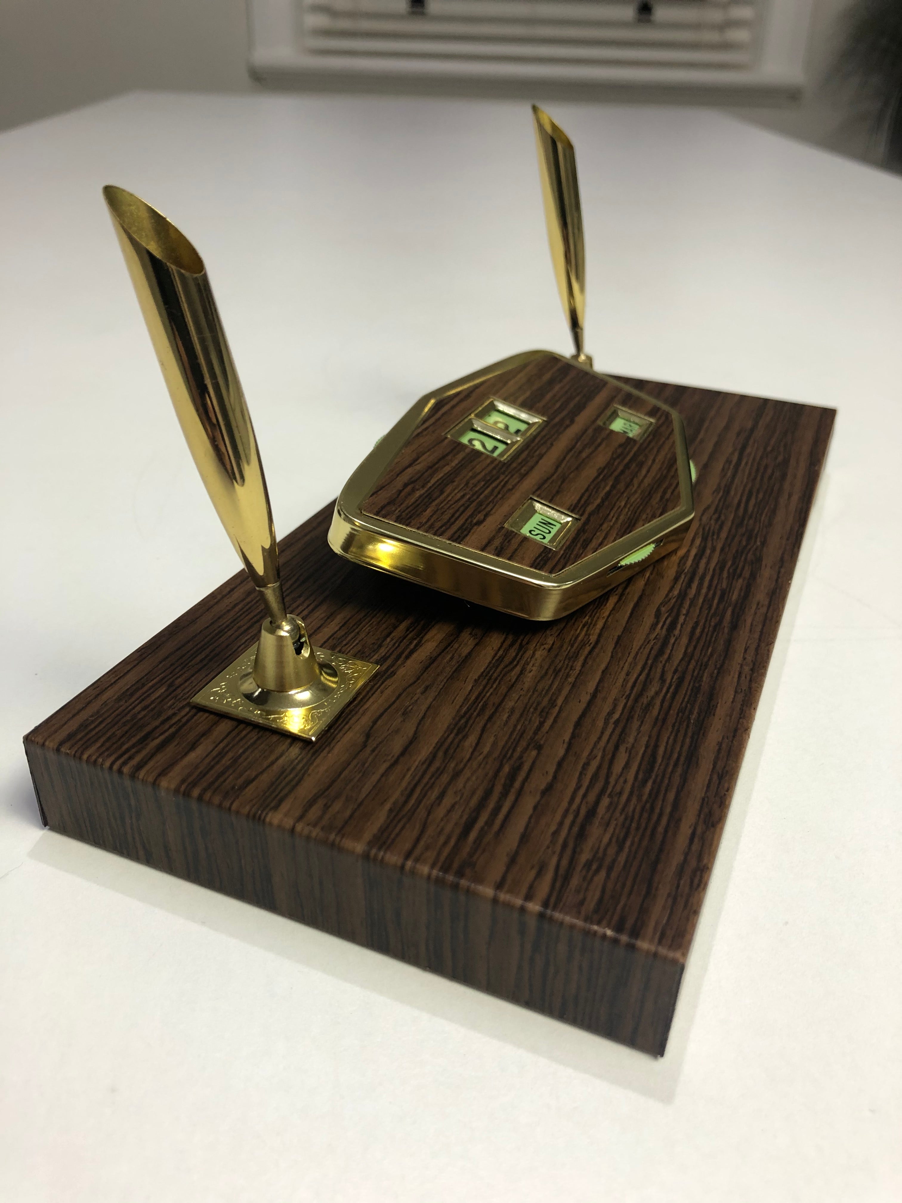 Vintage Perpetual Desk Calendar with Pen Holders | eXibit collection 