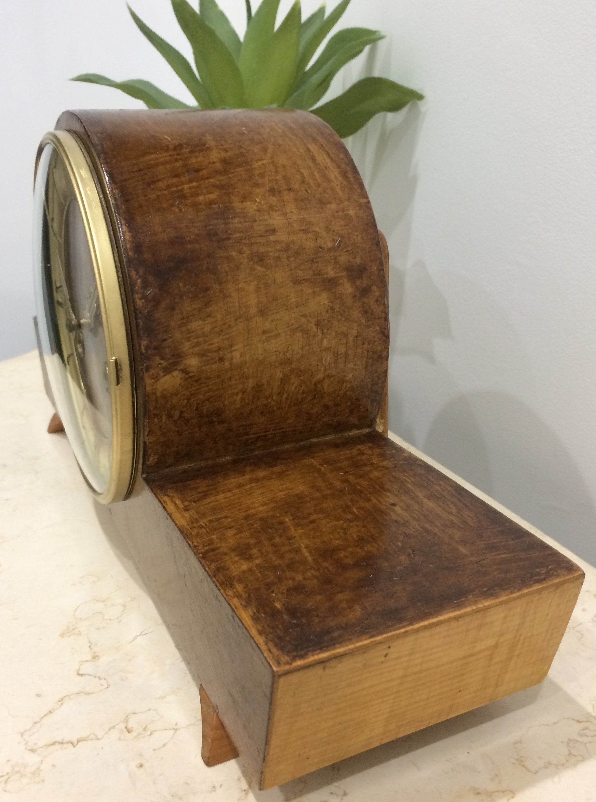 Antique Vintage Clocks & Décor | eXibit collection