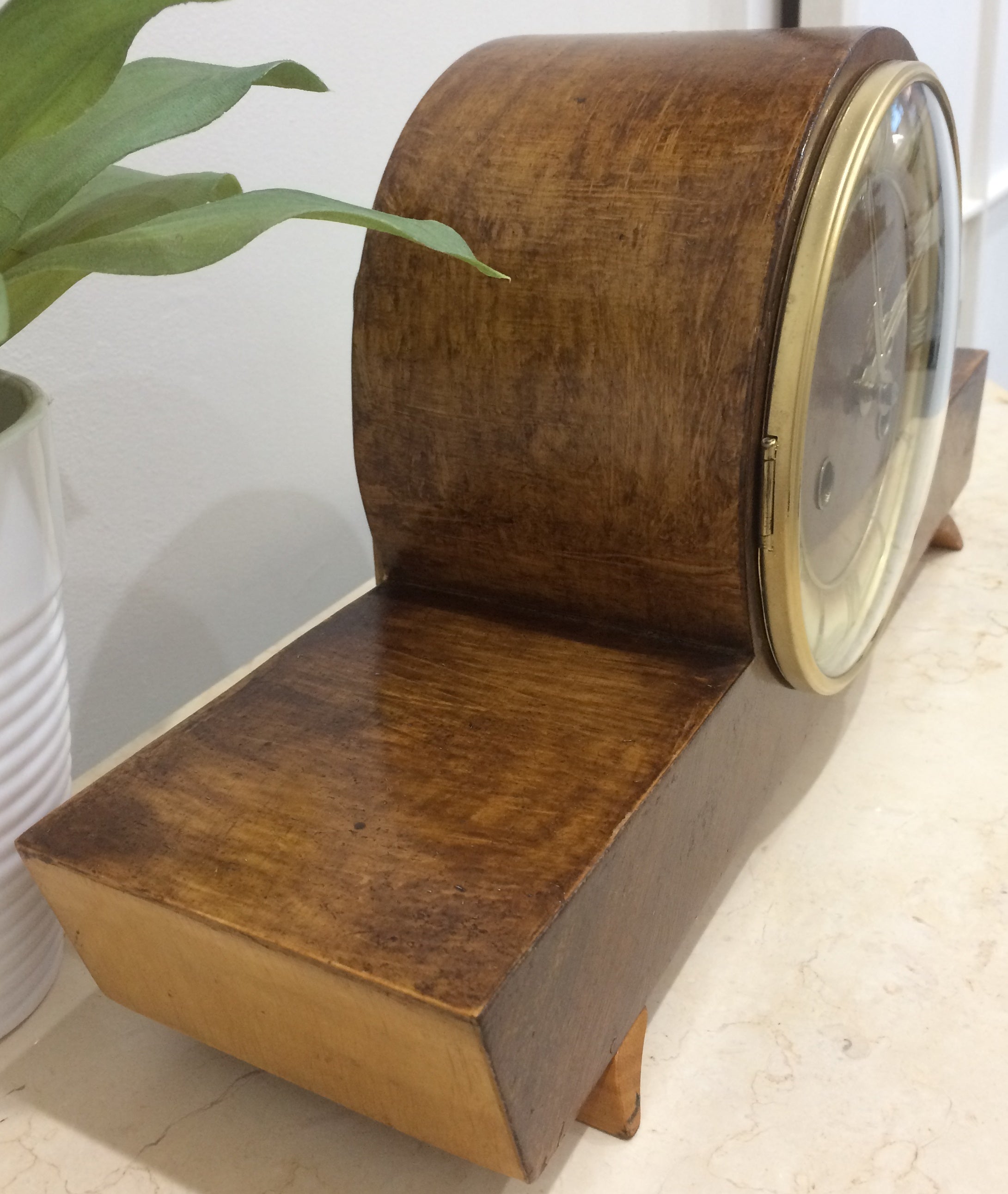 Antique Vintage Clocks & Décor | eXibit collection