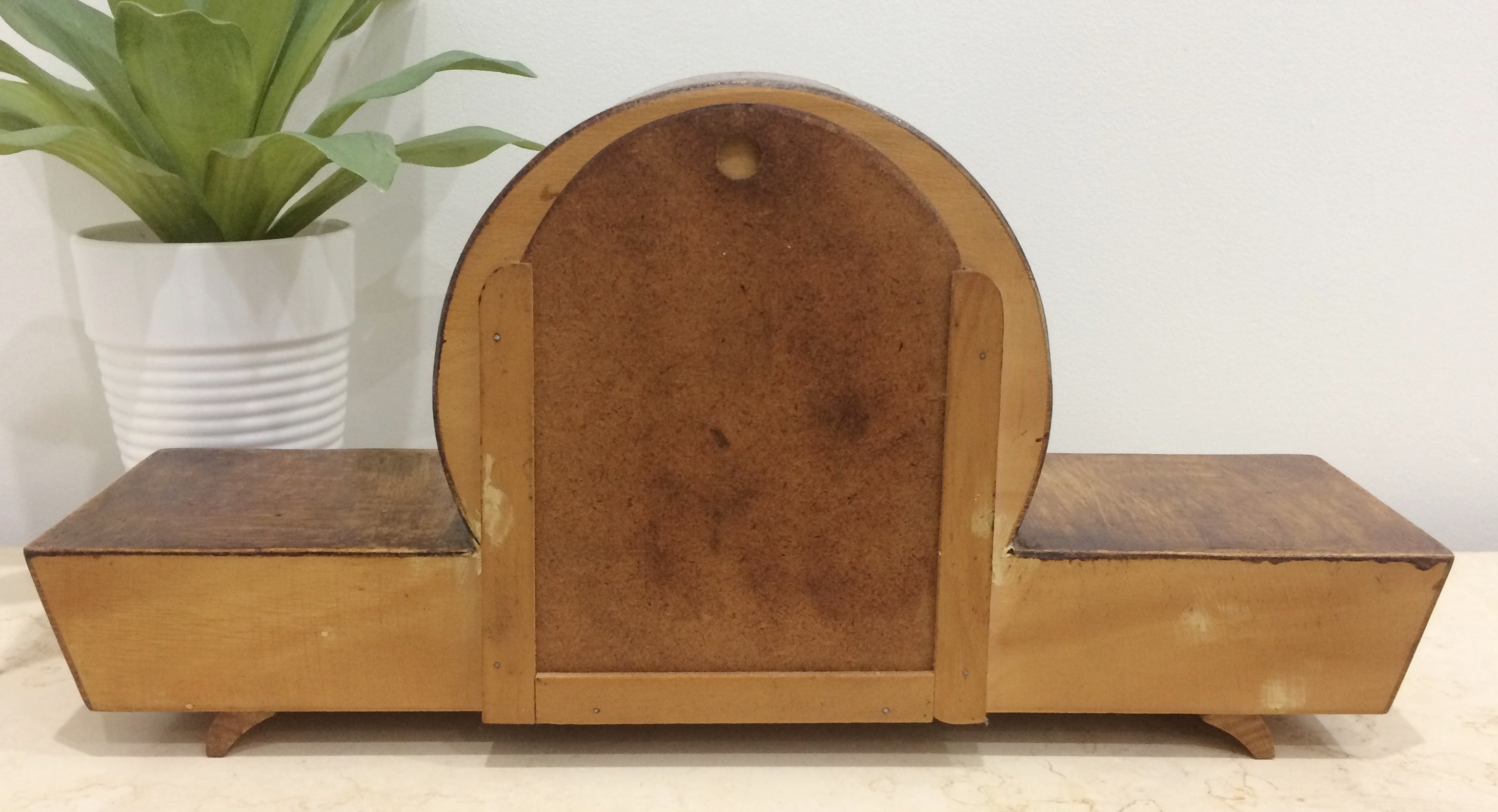 Antique Vintage Clocks & Décor | eXibit collection