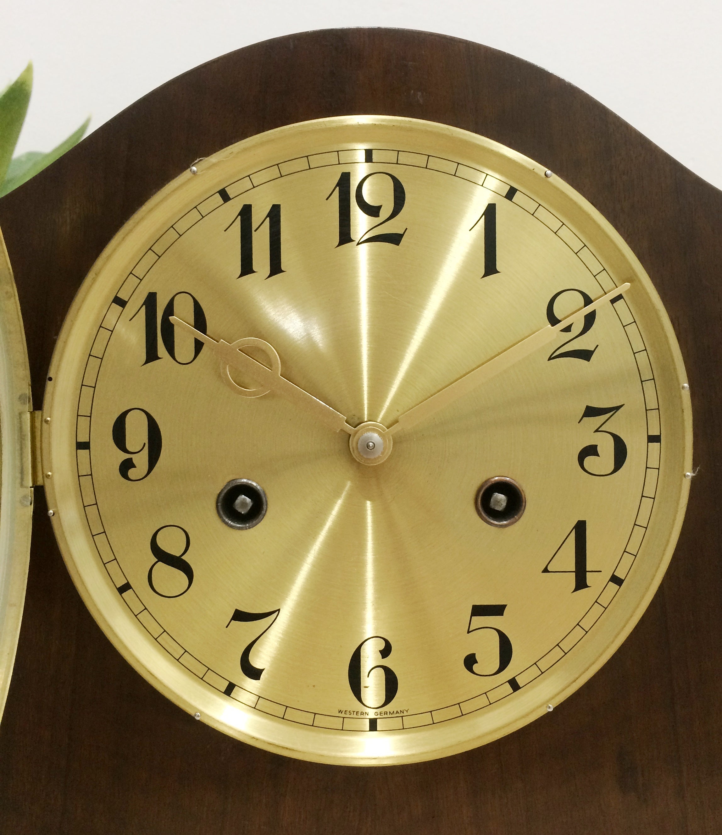 Antique Vintage Clocks & Décor | eXibit collection