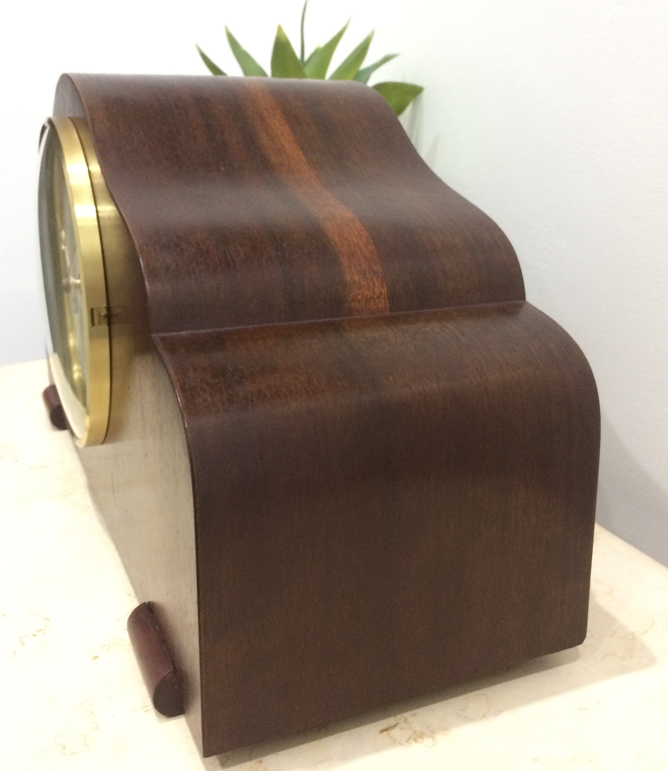 Antique Vintage Clocks & Décor | eXibit collection