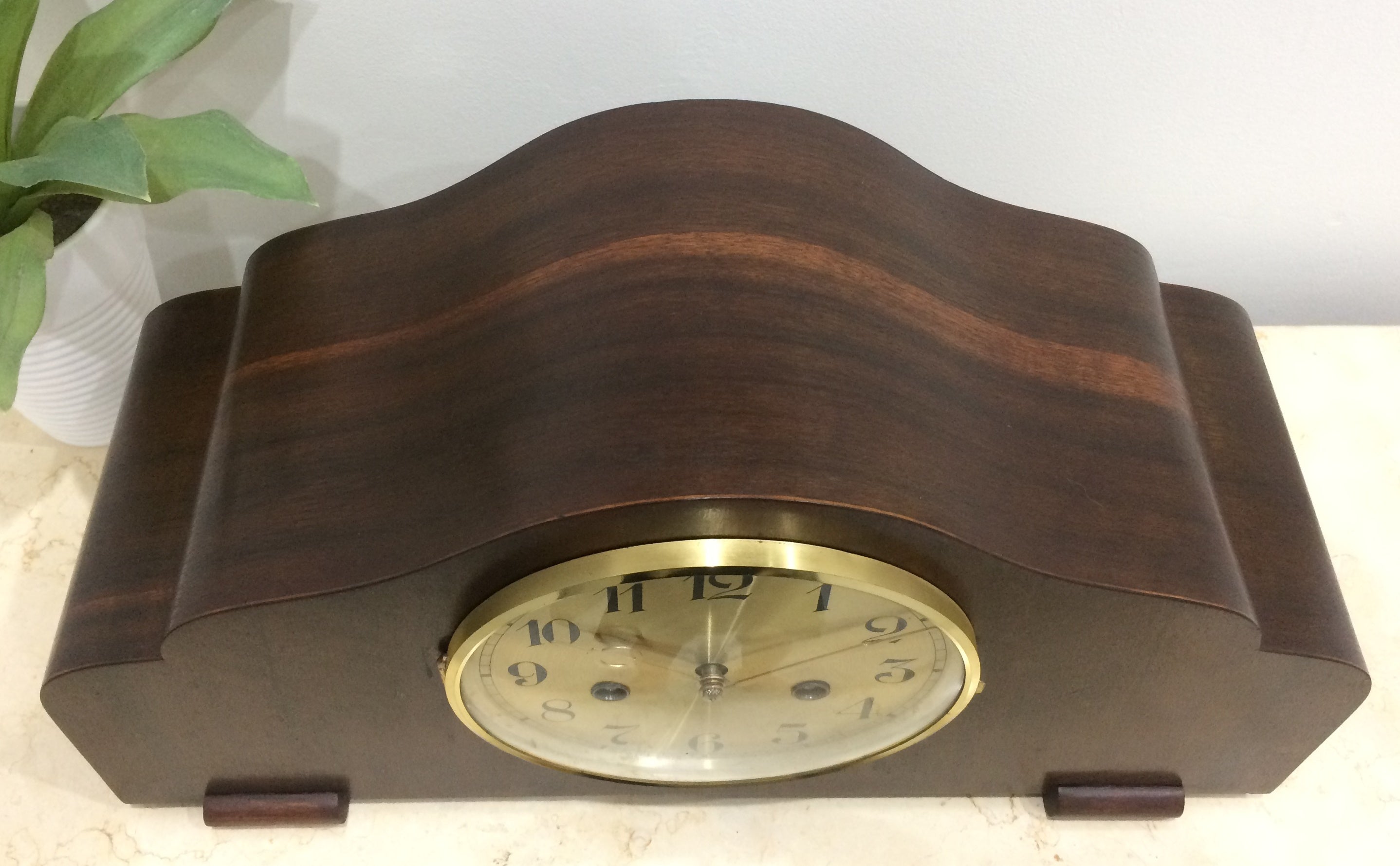 Antique Vintage Clocks & Décor | eXibit collection