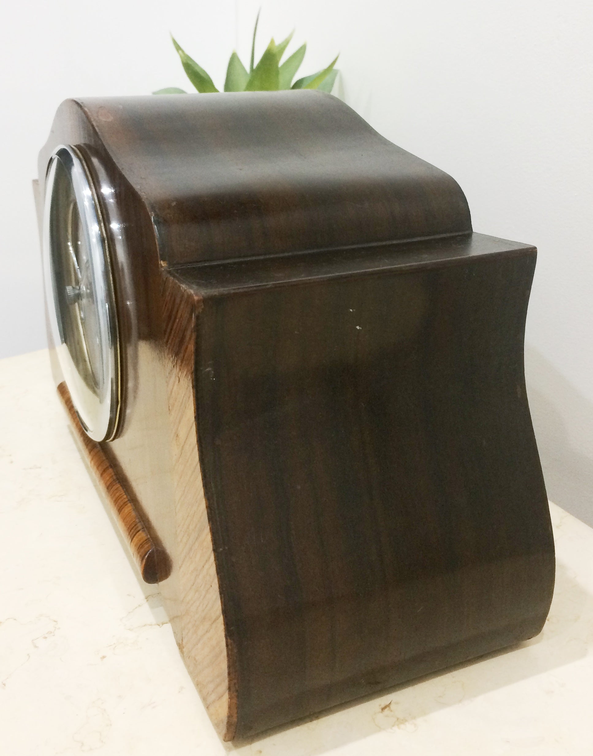 Antique Vintage Clocks & Décor | eXibit collection