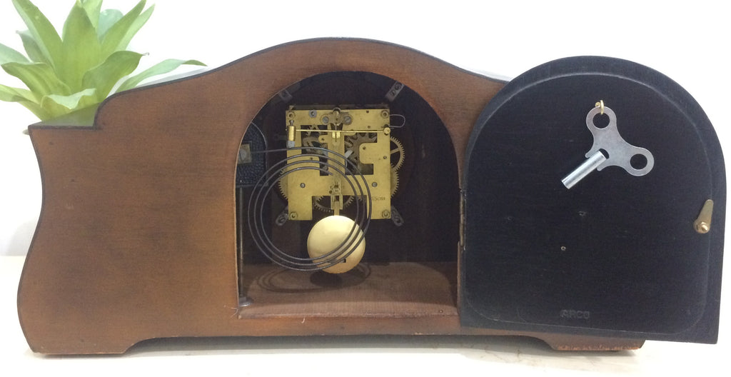 Antique Vintage Clocks & Décor | eXibit collection