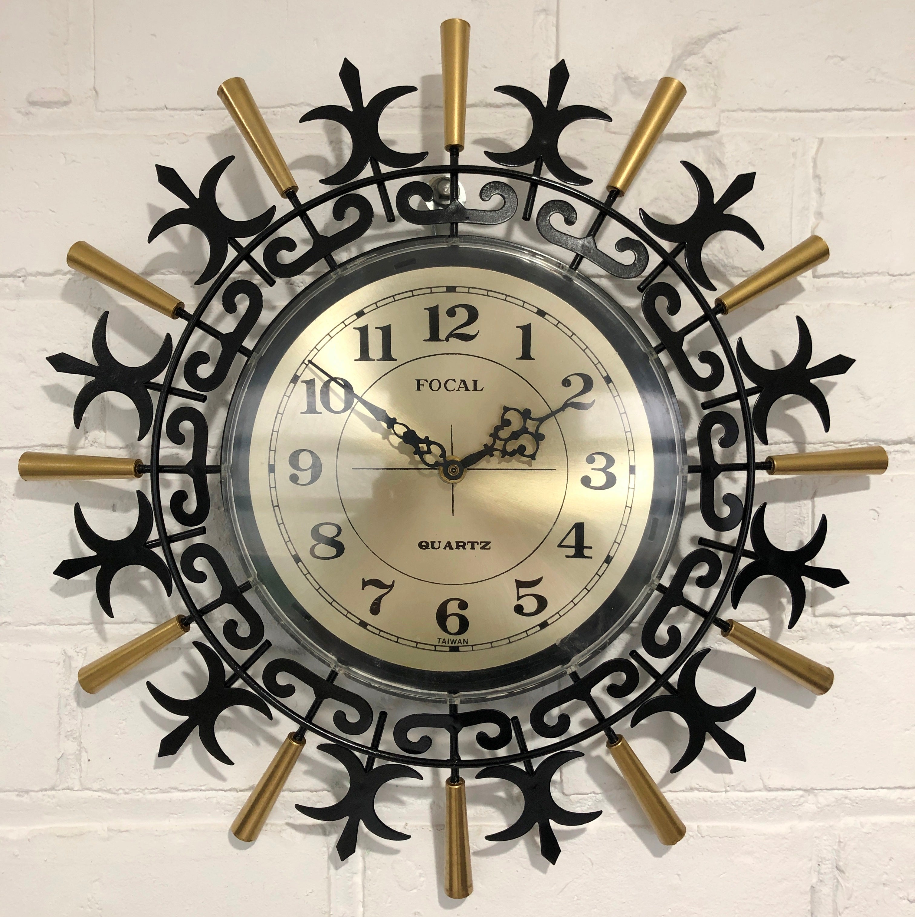 Vintage FOCAL Starburst Battery Wall Clock | eXibit collection