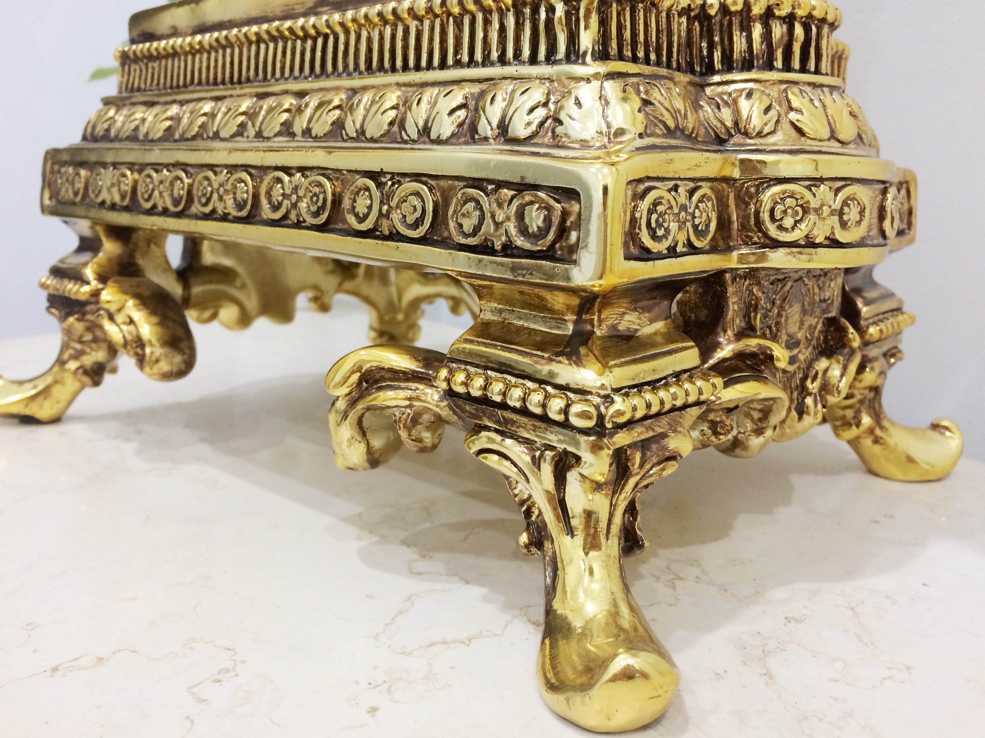 Vintage Ormolu Mantel Clock | eXibit collection
