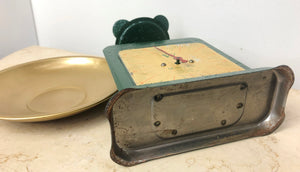 Vintage PS & W Green Kitchen Scale | eXibit collection