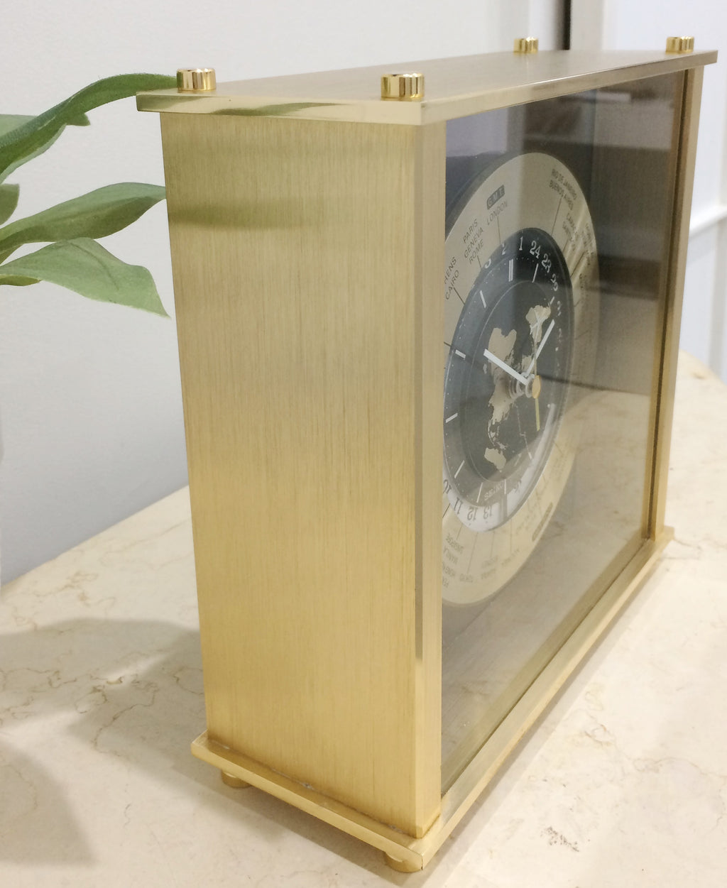 Original Vintage Battery Clock | eXibit collection
