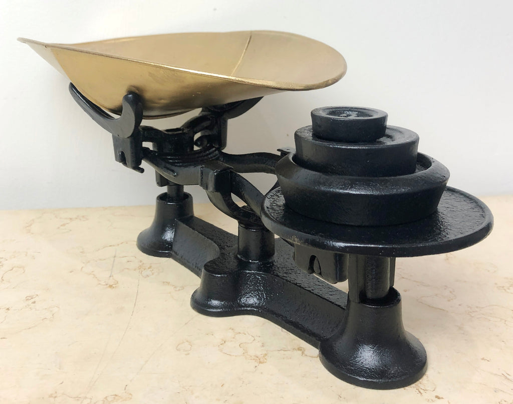 Vintage Cast Iron Kitchen Scale | eXibit collection