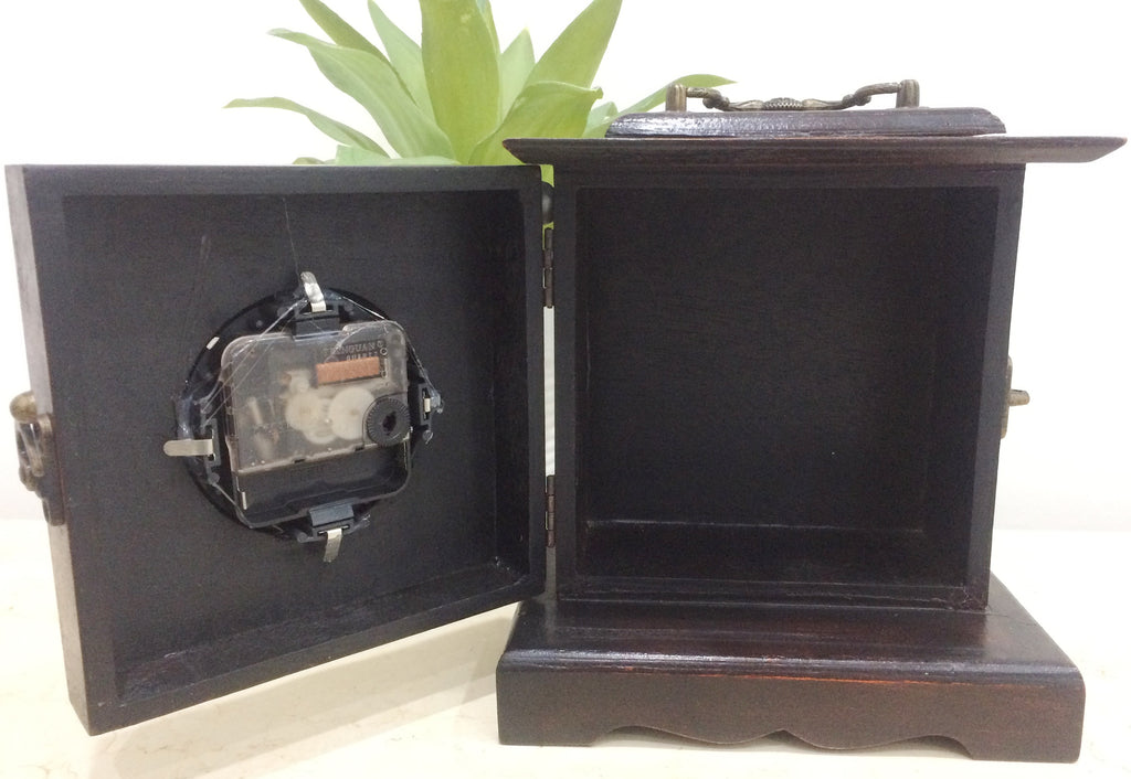 Wooden Clock  {quartz}