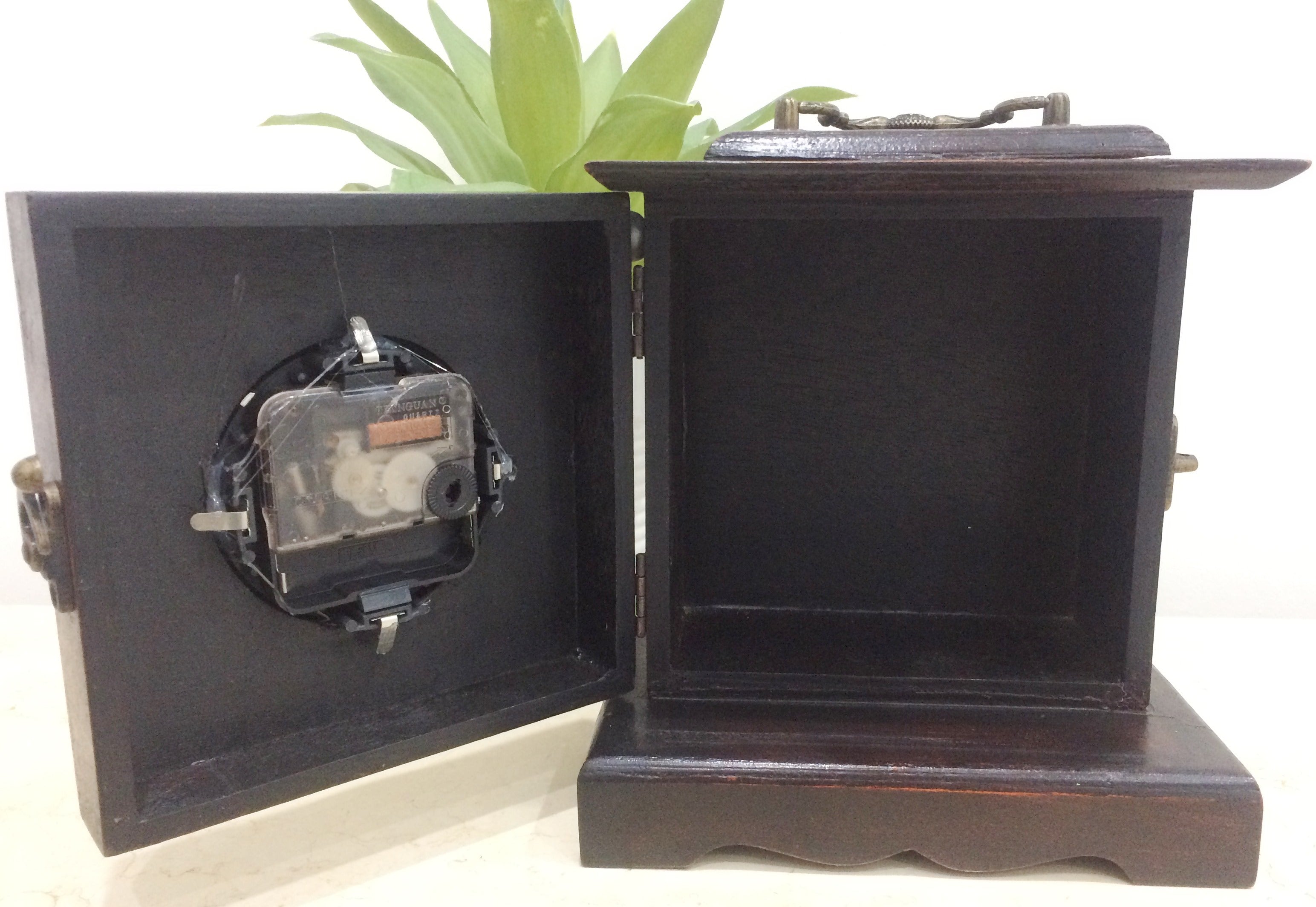 Wooden Clock  {quartz}