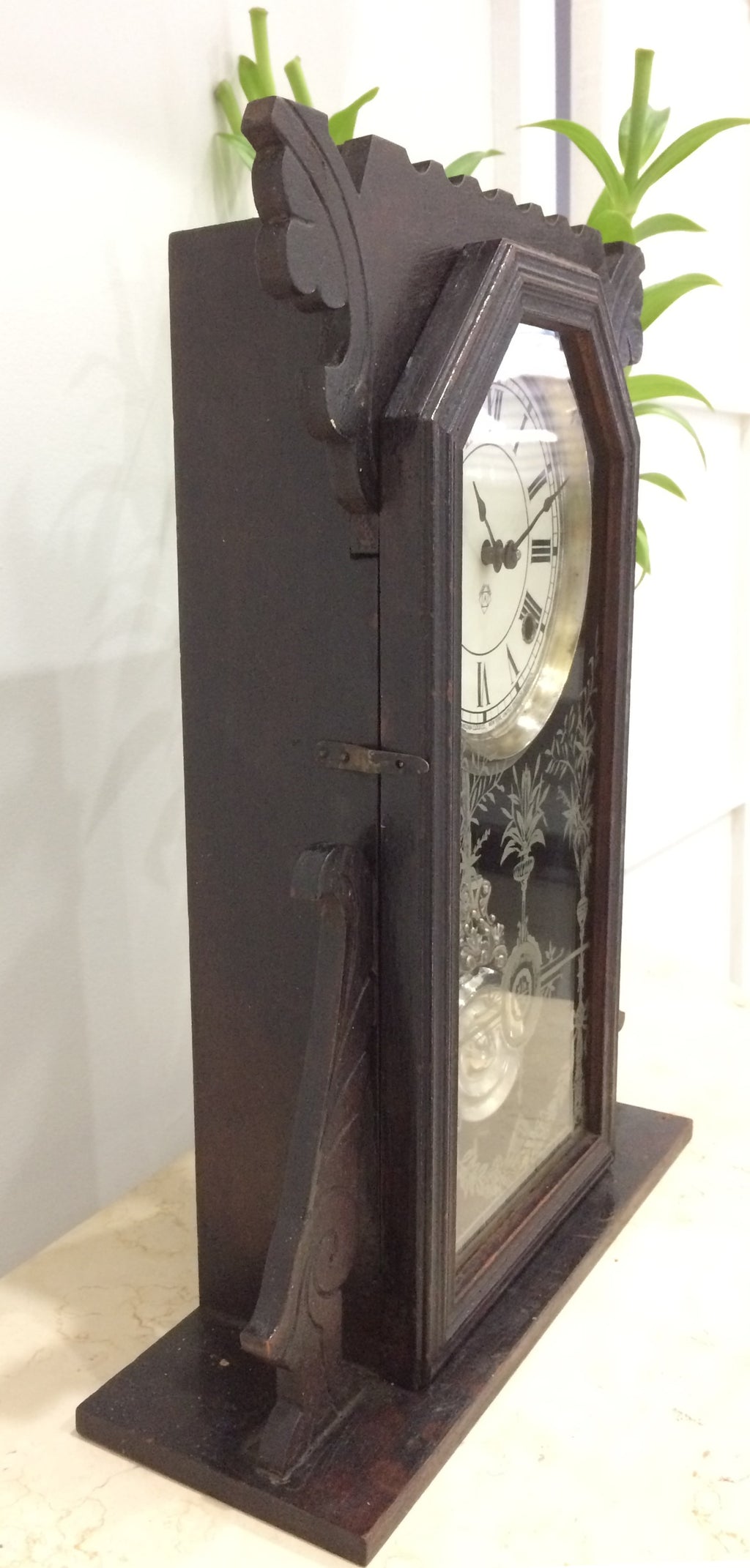 Antique Vintage Clocks & Décor | eXibit collection