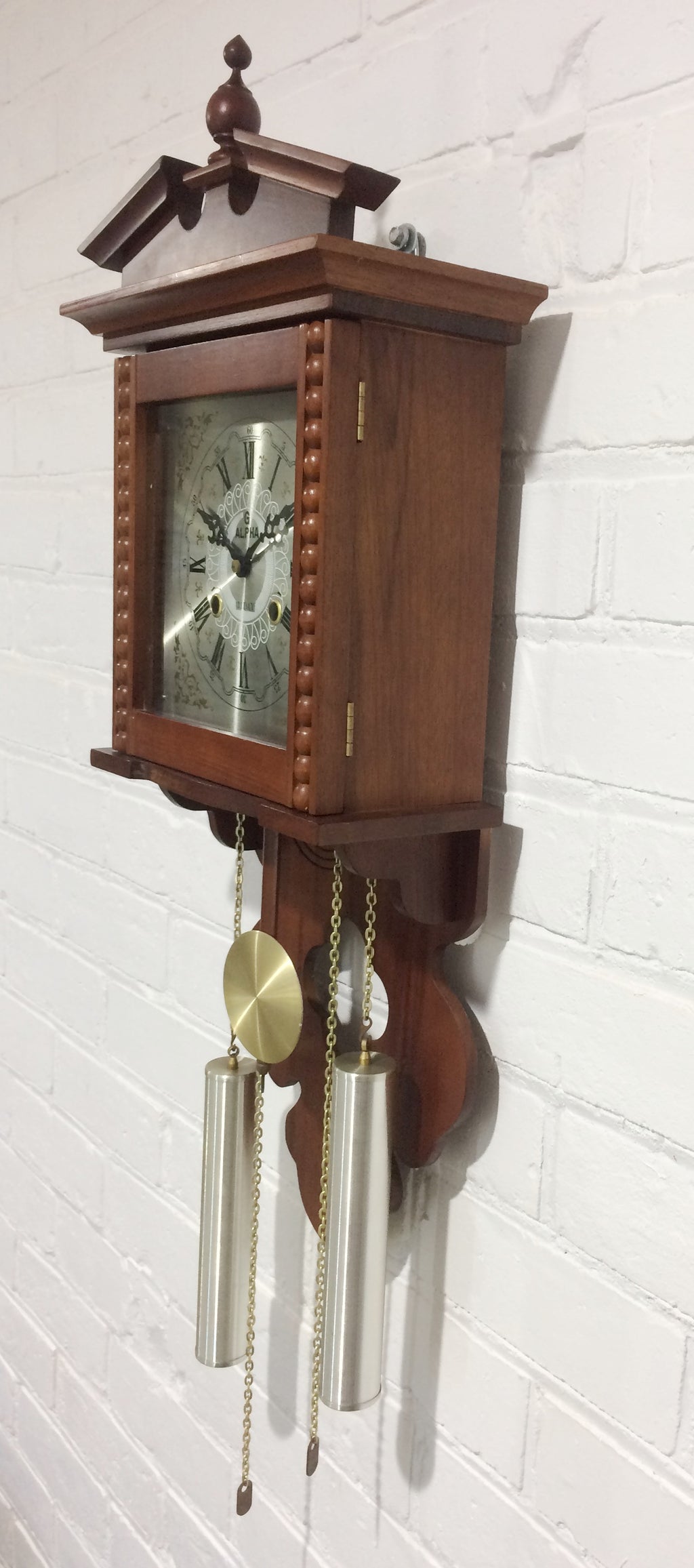 Antique Vintage Clocks & Décor | eXibit collection
