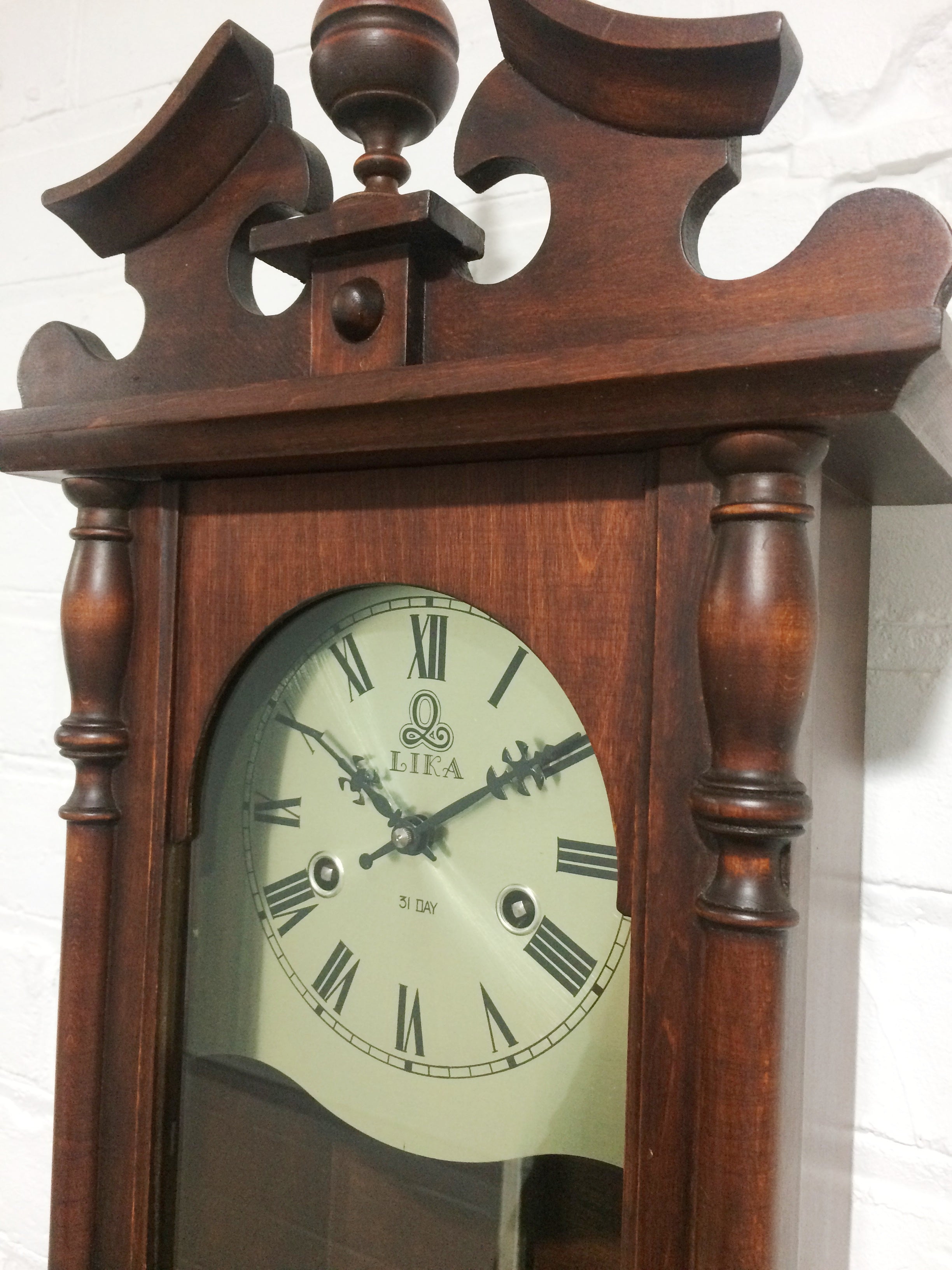 Antique Vintage Clocks & Décor | eXibit collection