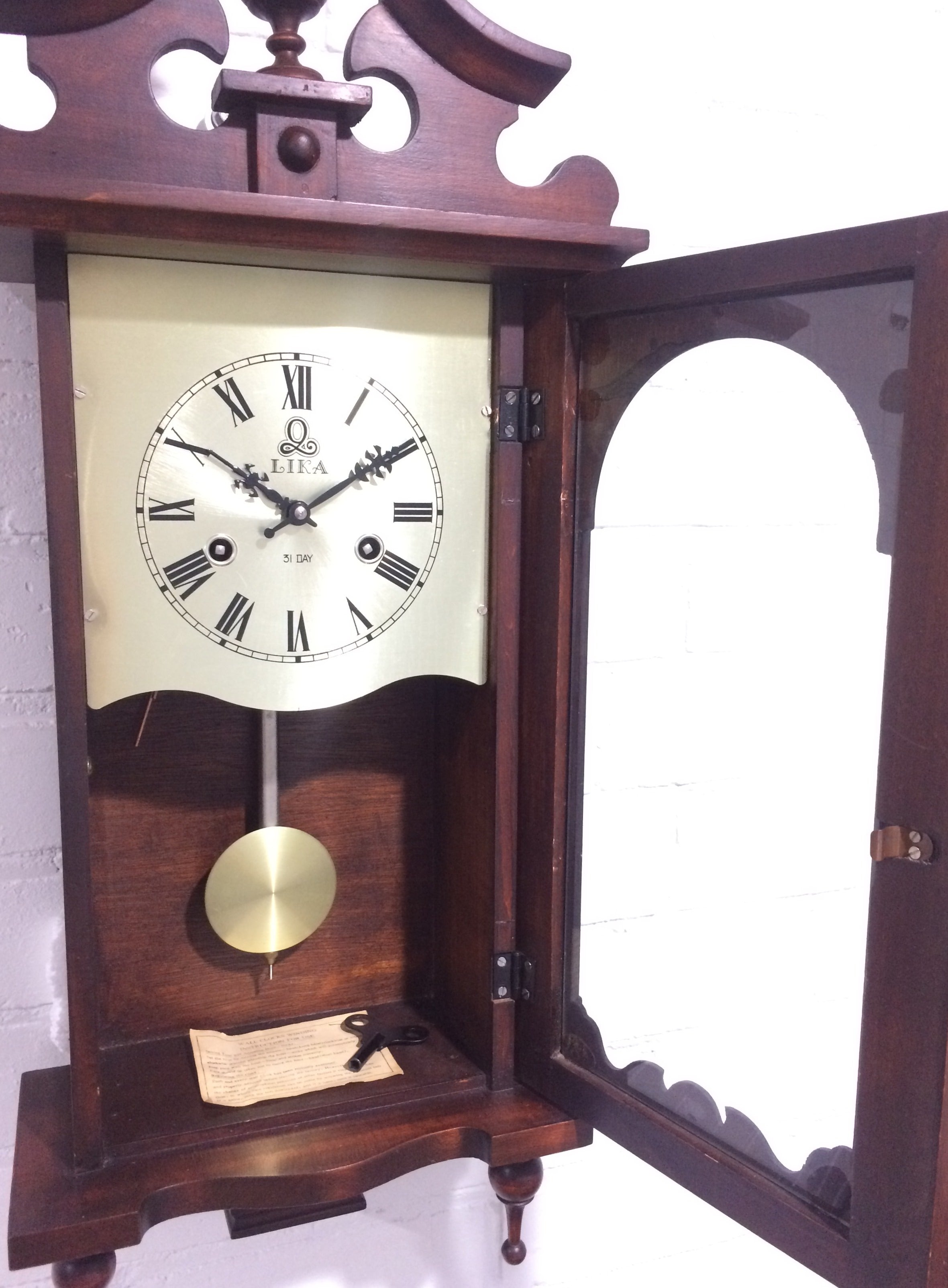 Antique Vintage Clocks & Décor | eXibit collection
