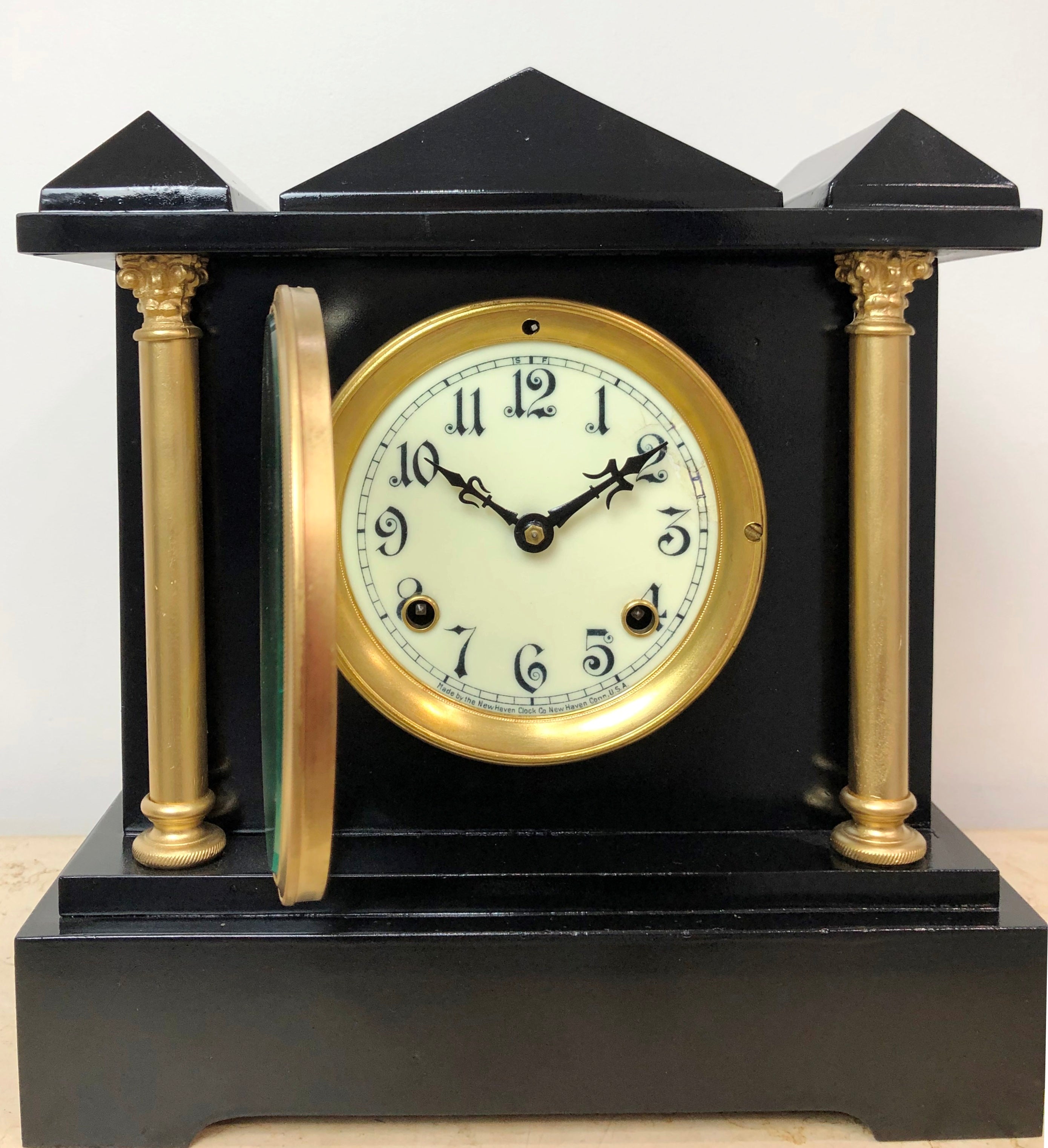 Antique Cast Iron NEW HAVEN U.S.A Mantel Clock | eXibit collection