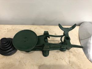 Vintage Cast Iron Kitchen Scale | eXibit collection