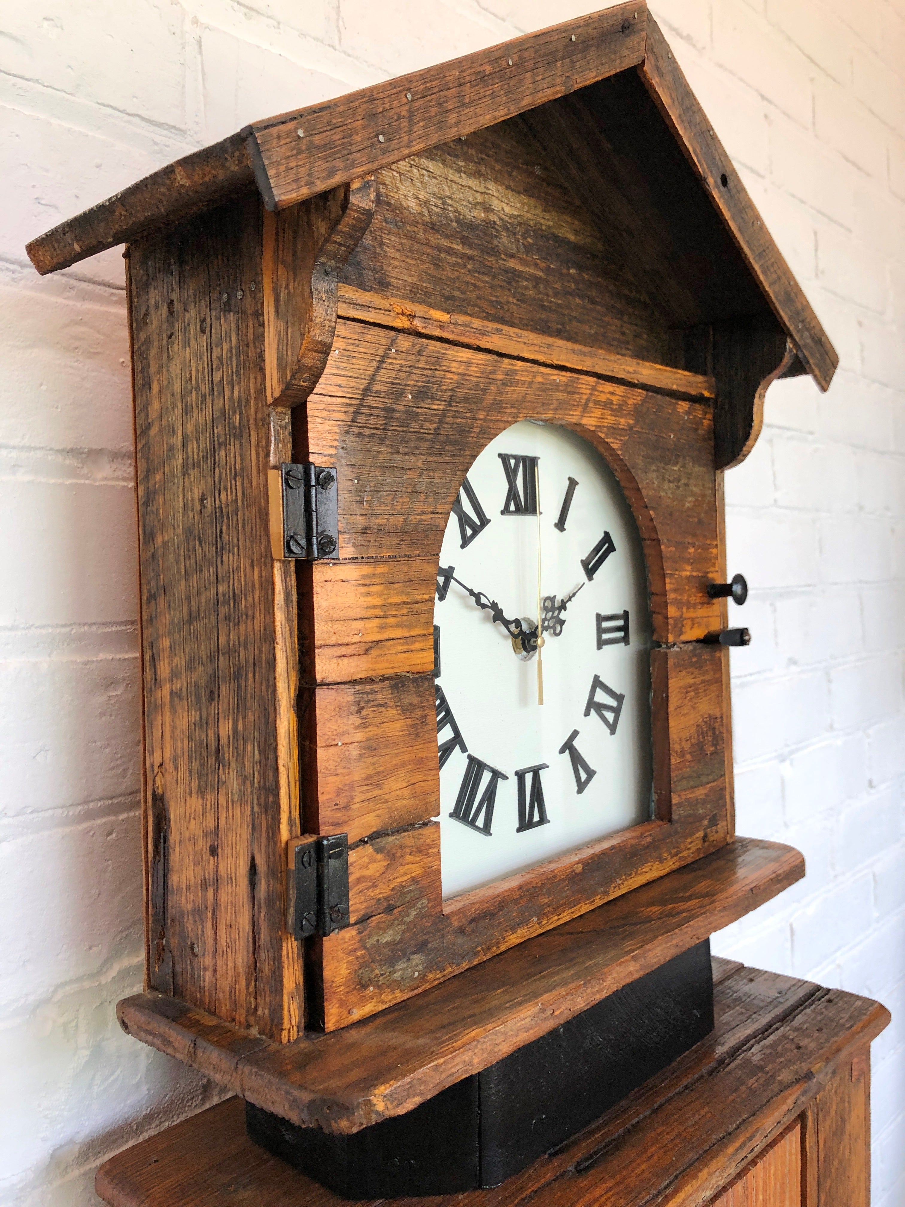 Vintage Country Style Grandfather Battery Clock | eXibit collection
