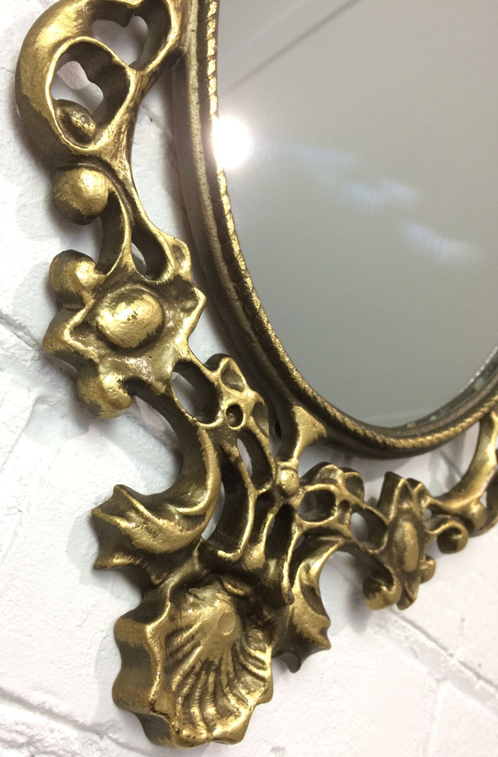 Antique Vintage Clocks & Décor | eXibit collection