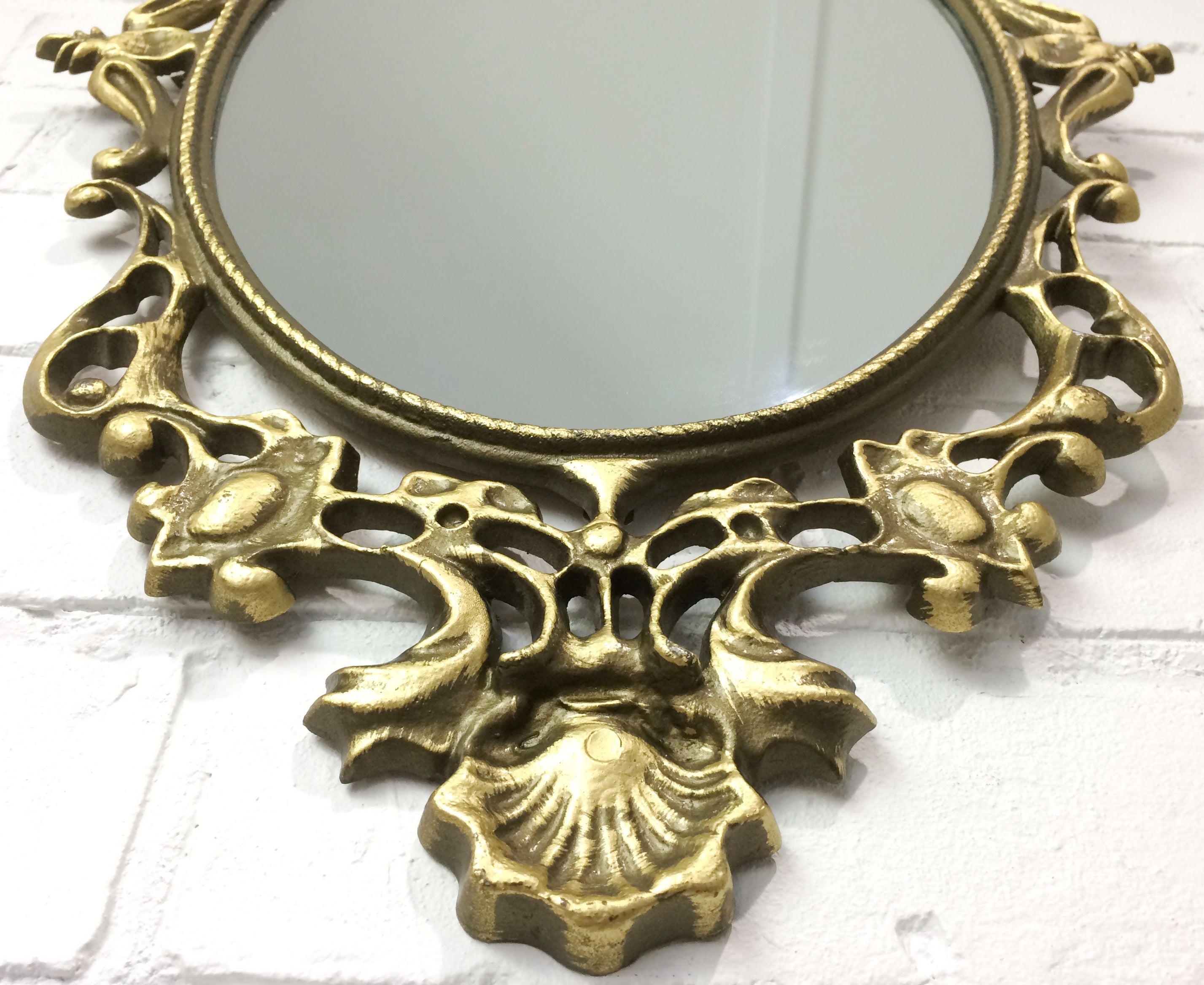 Antique Vintage Clocks & Décor | eXibit collection