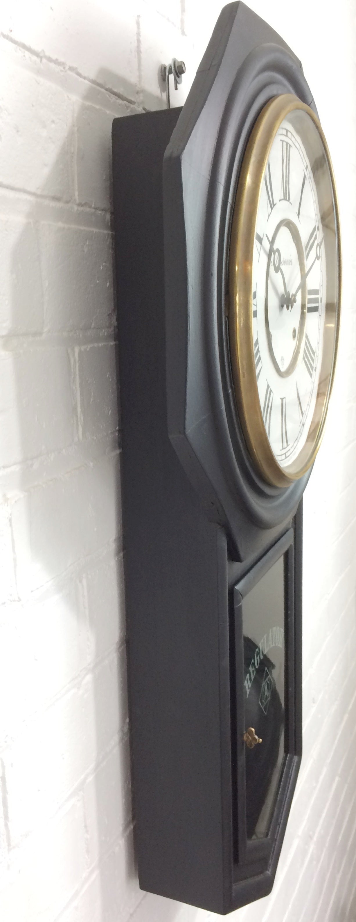 Antique Vintage Clocks & Décor | eXibit collection