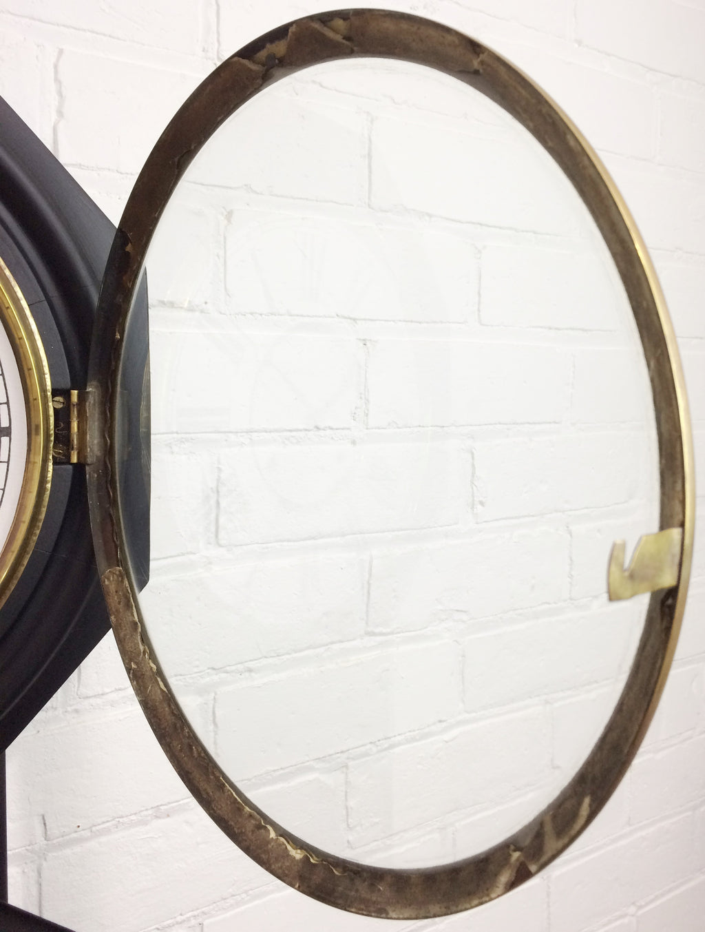 Antique Vintage Clocks & Décor | eXibit collection